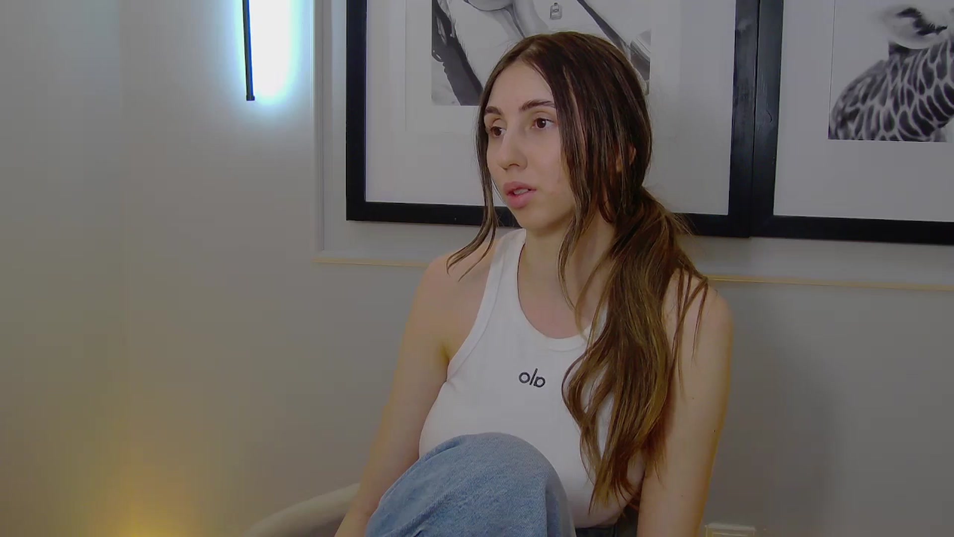 Gallery image thumbnail from Artemiss's myfreecams stream on, 04/28/2025, 19:19 image 13 of 20