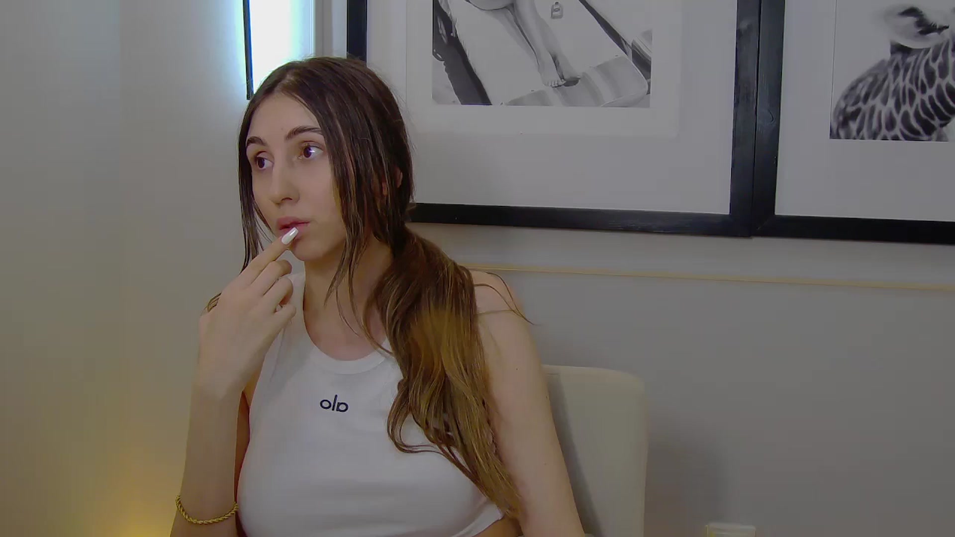 Gallery image thumbnail from Artemiss's myfreecams stream on, 04/28/2025, 19:19 image 5 of 20