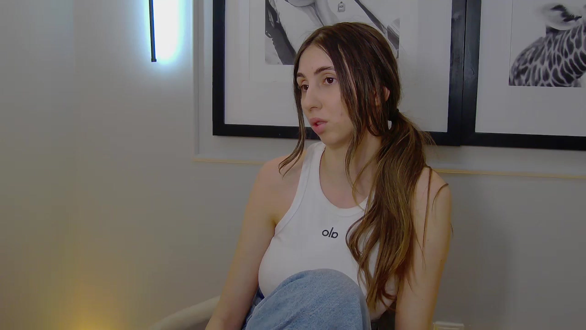 Gallery image thumbnail from Artemiss's myfreecams stream on, 04/28/2025, 19:19 image 15 of 20