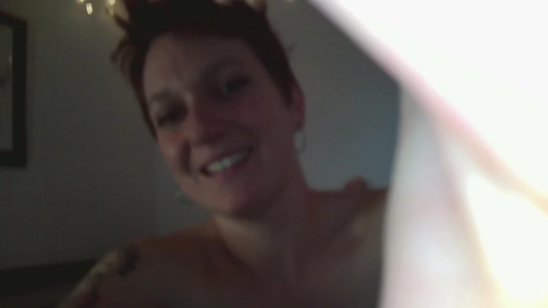 Gallery image thumbnail from ArtiePaints's myfreecams stream on, 06/28/2023, 17:49 image 18 of 20