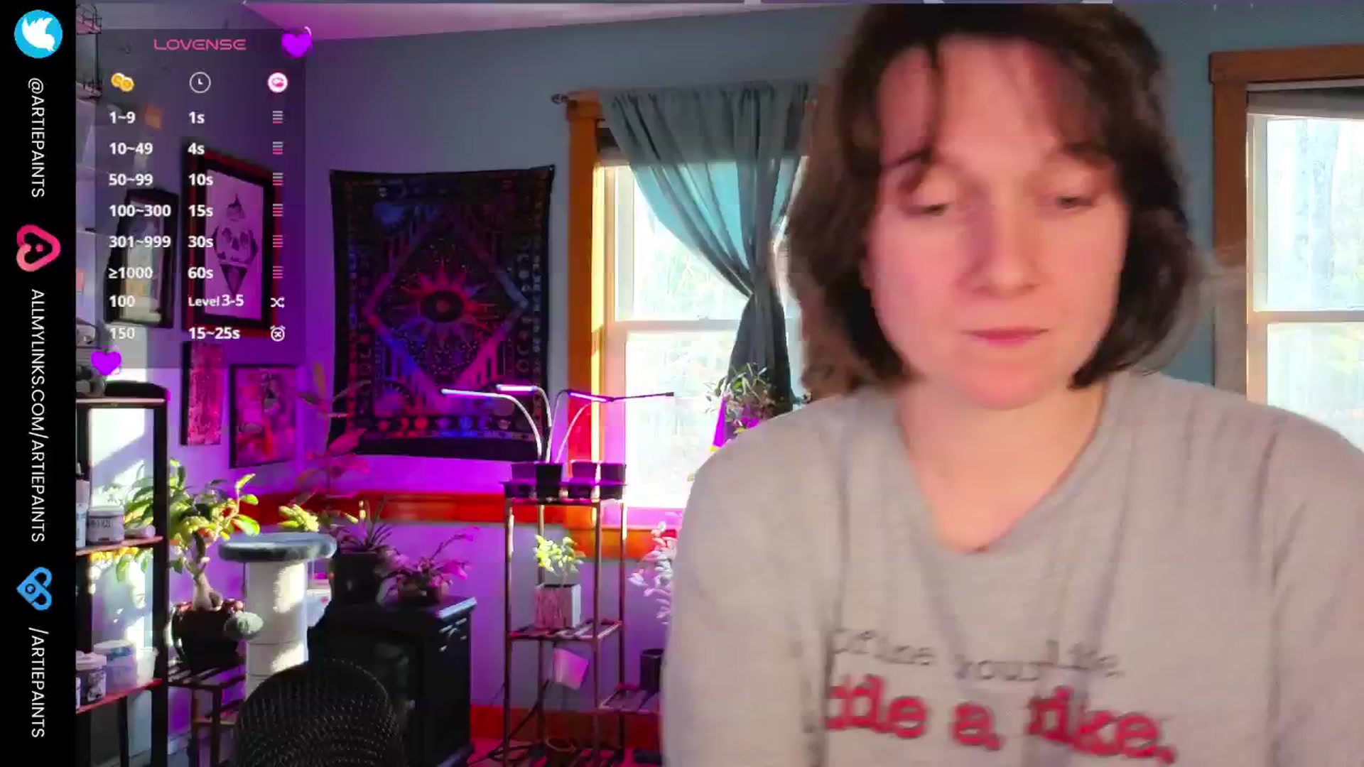 Gallery image thumbnail from ArtiePaints's myfreecams stream on, 11/15/2024, 19:55 image 15 of 20