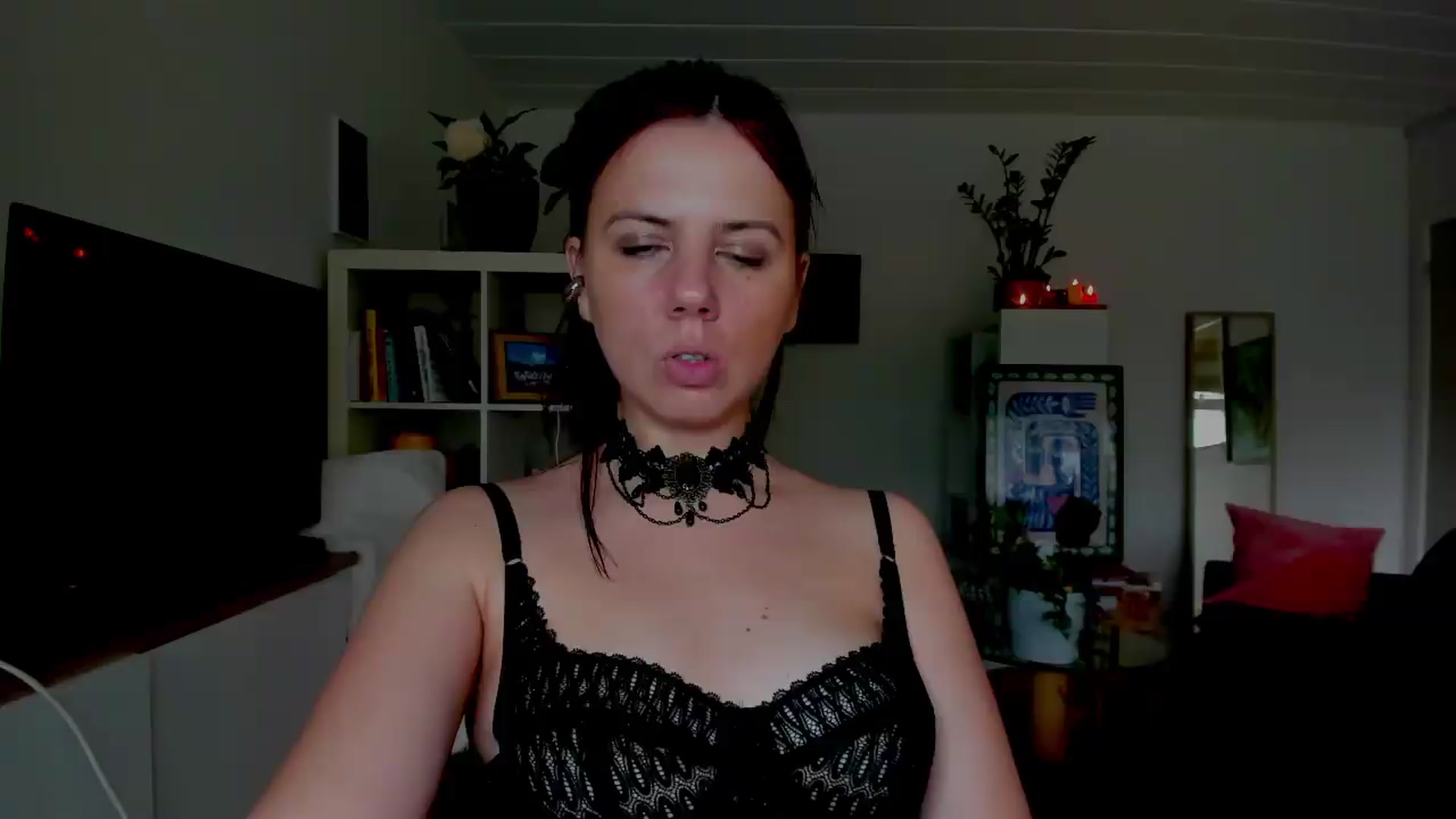Gallery image thumbnail from Artladyra's myfreecams stream on, 05/10/2026, 14:07 image 15 of 20