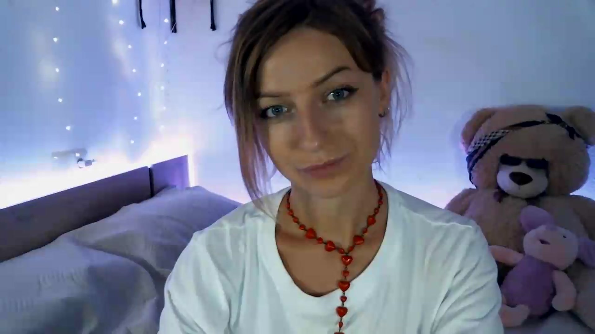 Gallery image thumbnail from Artlantida's myfreecams stream on, 07/30/2026, 24:33 image 16 of 20