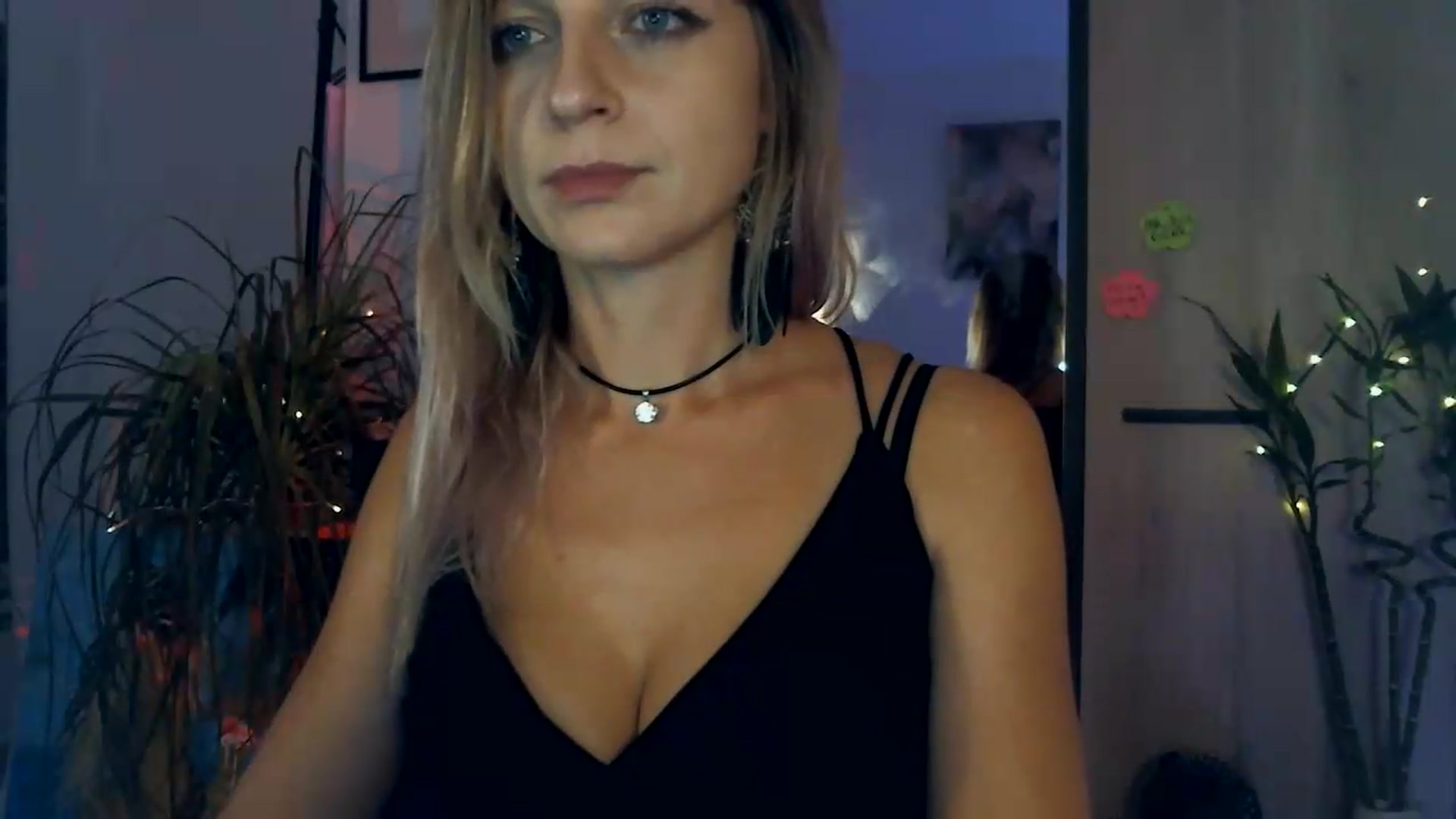 Gallery image thumbnail from Artlantida's myfreecams stream on, 08/11/2026, 01:51 image 5 of 20