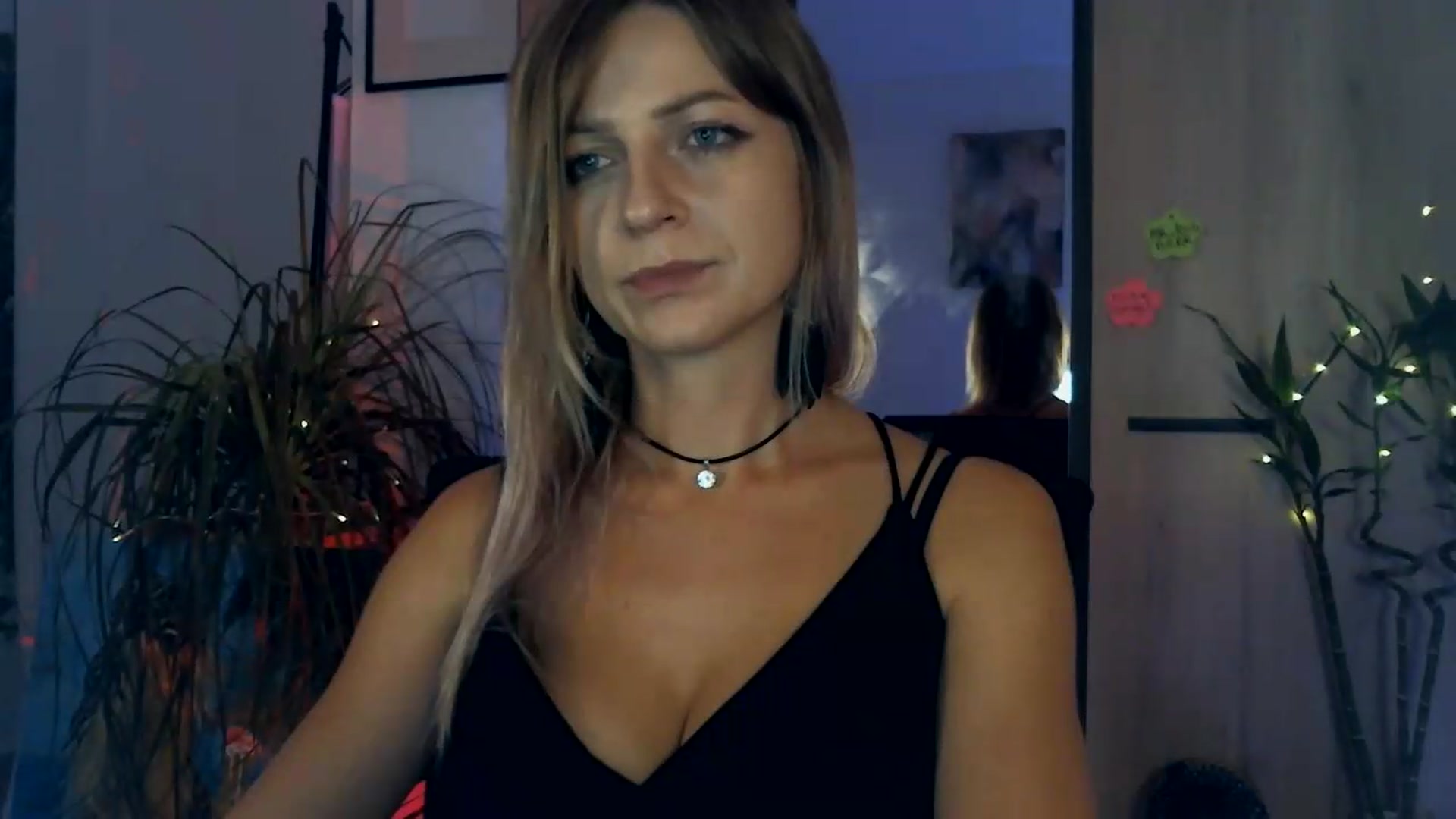 Gallery image thumbnail from Artlantida's myfreecams stream on, 08/11/2026, 01:51 image 16 of 20