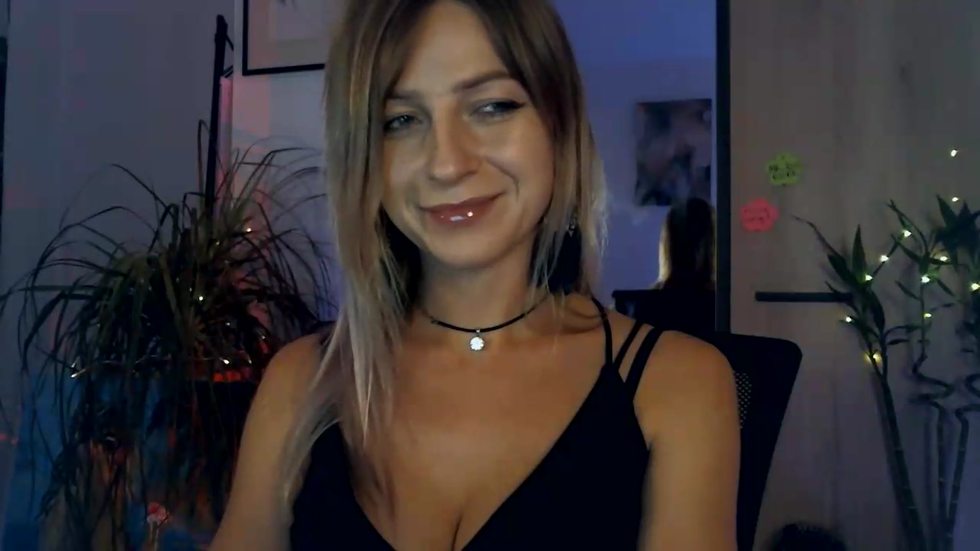 Gallery image thumbnail from Artlantida's myfreecams stream on, 08/11/2026, 02:47 image 6 of 20