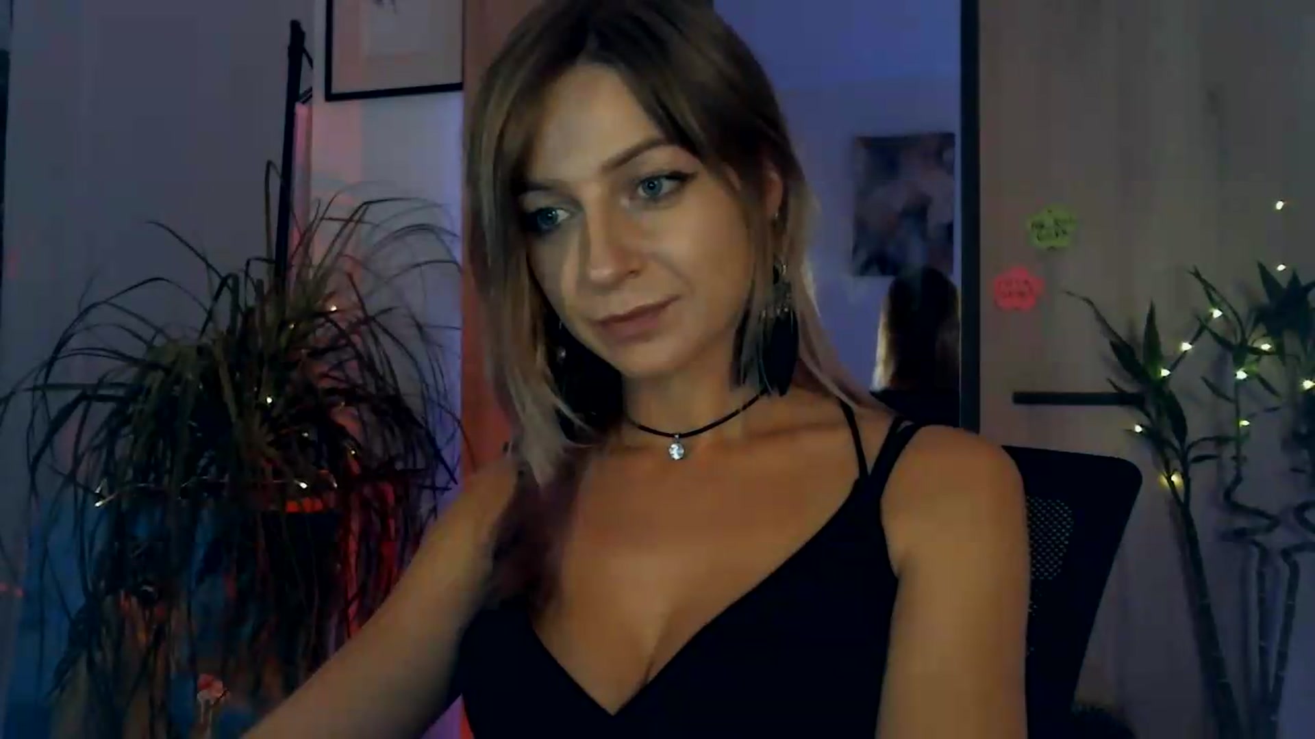 Gallery image thumbnail from Artlantida's myfreecams stream on, 08/11/2026, 02:47 image 14 of 20