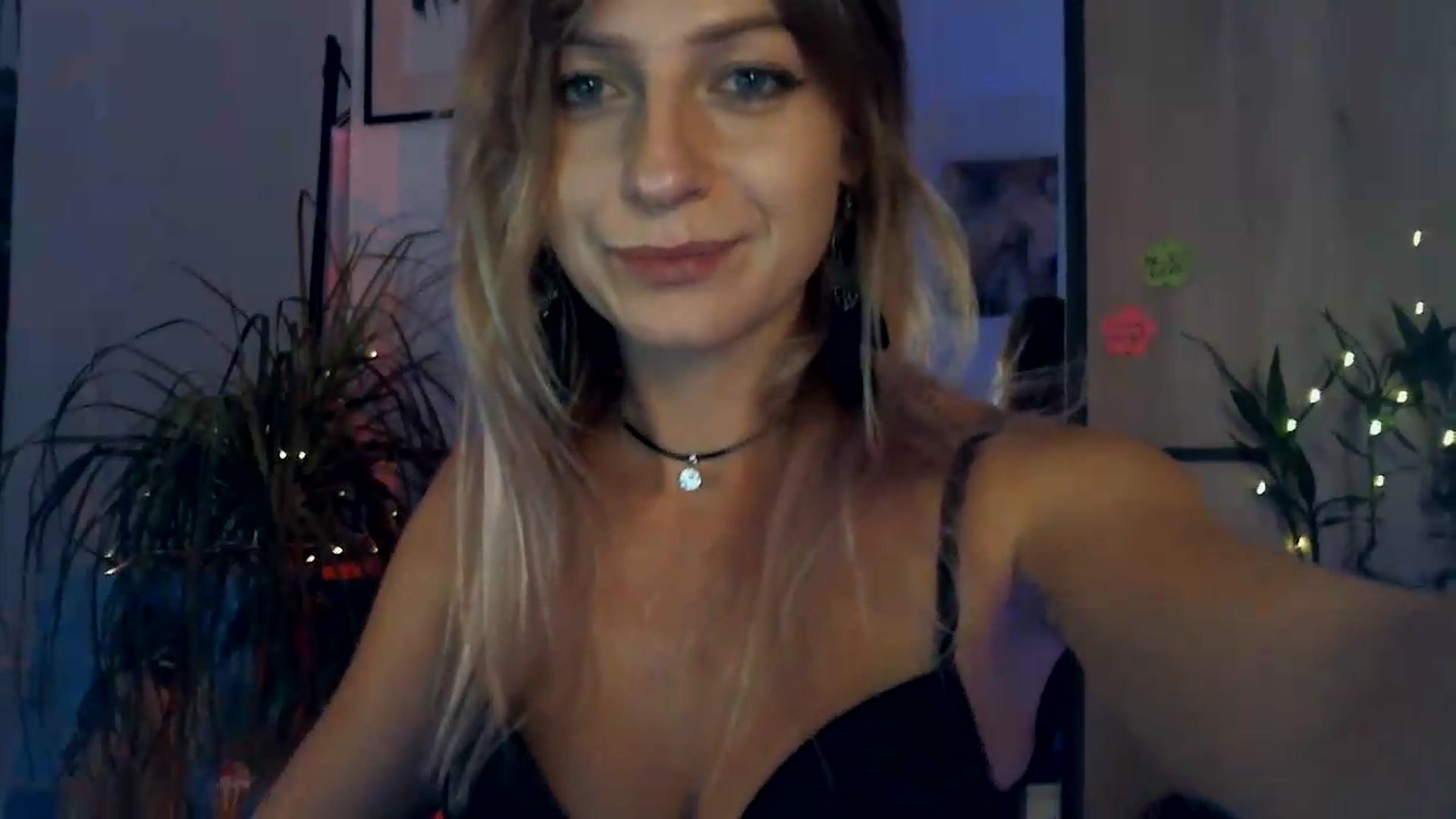 Gallery image thumbnail from Artlantida's myfreecams stream on, 08/11/2026, 02:47 image 17 of 20