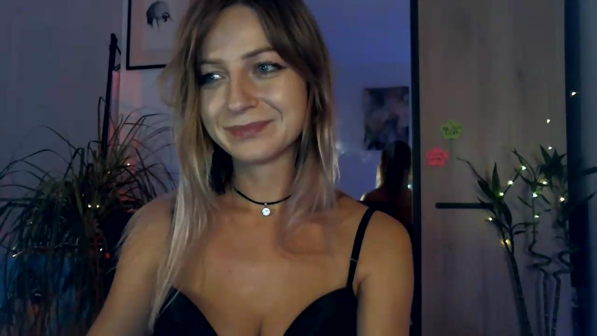 Gallery image thumbnail from Artlantida's myfreecams stream on, 08/11/2026, 02:47 image 18 of 20