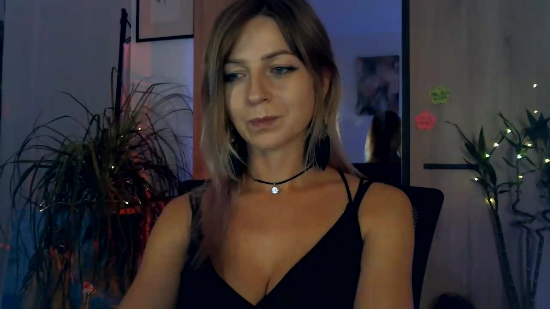 Gallery image thumbnail from Artlantida's myfreecams stream on, 08/11/2026, 02:47 image 13 of 20