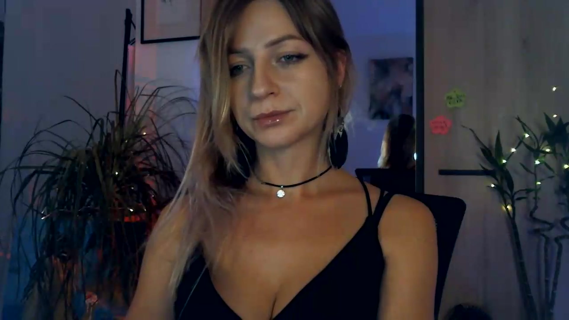 Gallery image thumbnail from Artlantida's myfreecams stream on, 08/11/2026, 02:47 image 8 of 20