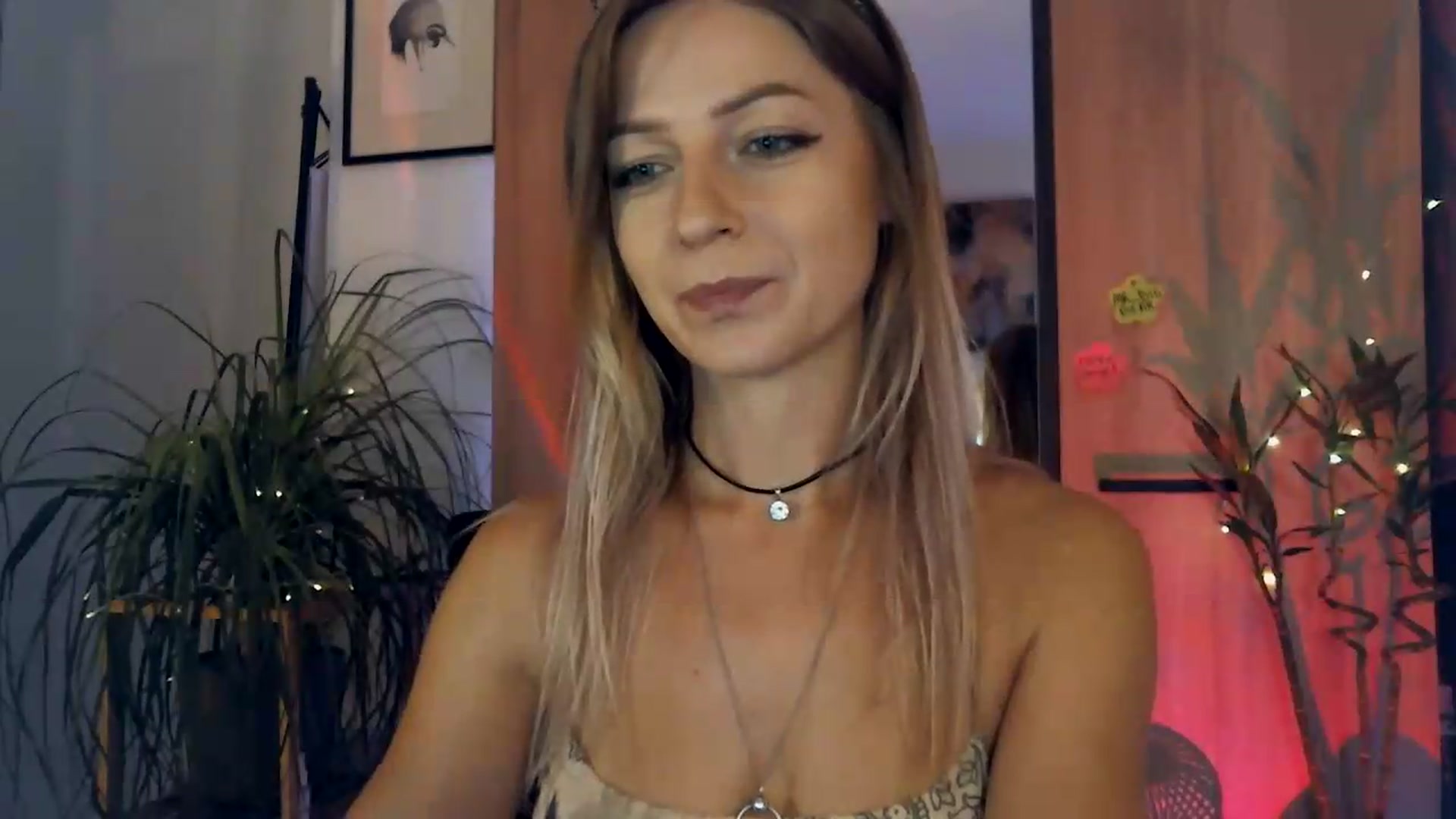 Gallery image thumbnail from Artlantida's myfreecams stream on, 08/12/2026, 24:58 image 4 of 20