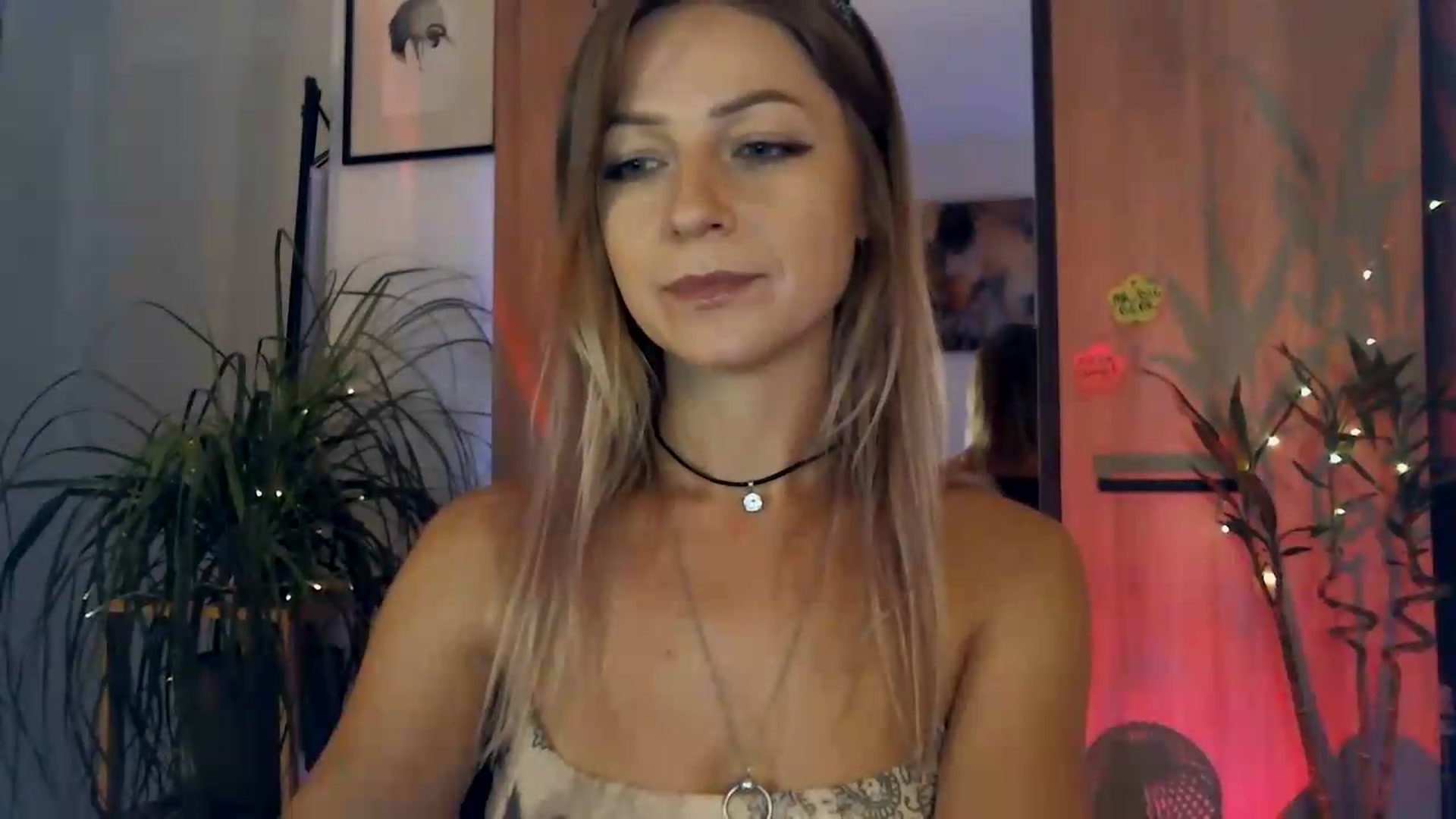 Gallery image thumbnail from Artlantida's myfreecams stream on, 08/12/2026, 24:58 image 3 of 20