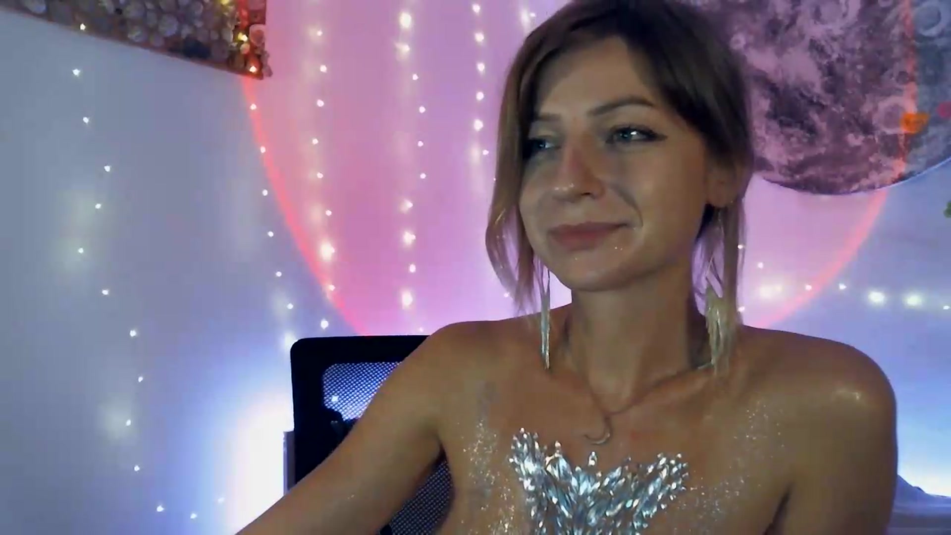 Gallery image thumbnail from Artlantida's myfreecams stream on, 08/13/2026, 02:31 image 17 of 20