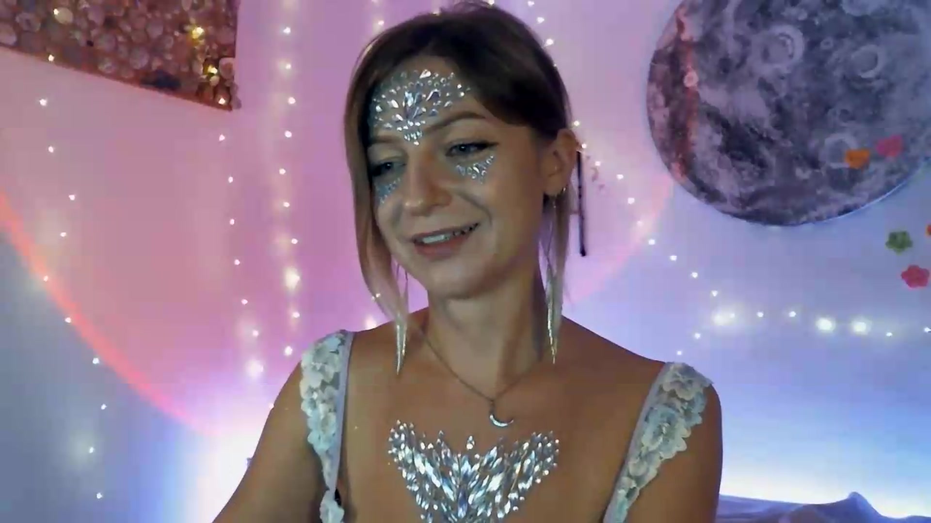 Gallery image thumbnail from Artlantida's myfreecams stream on, 08/13/2026, 02:31 image 3 of 20
