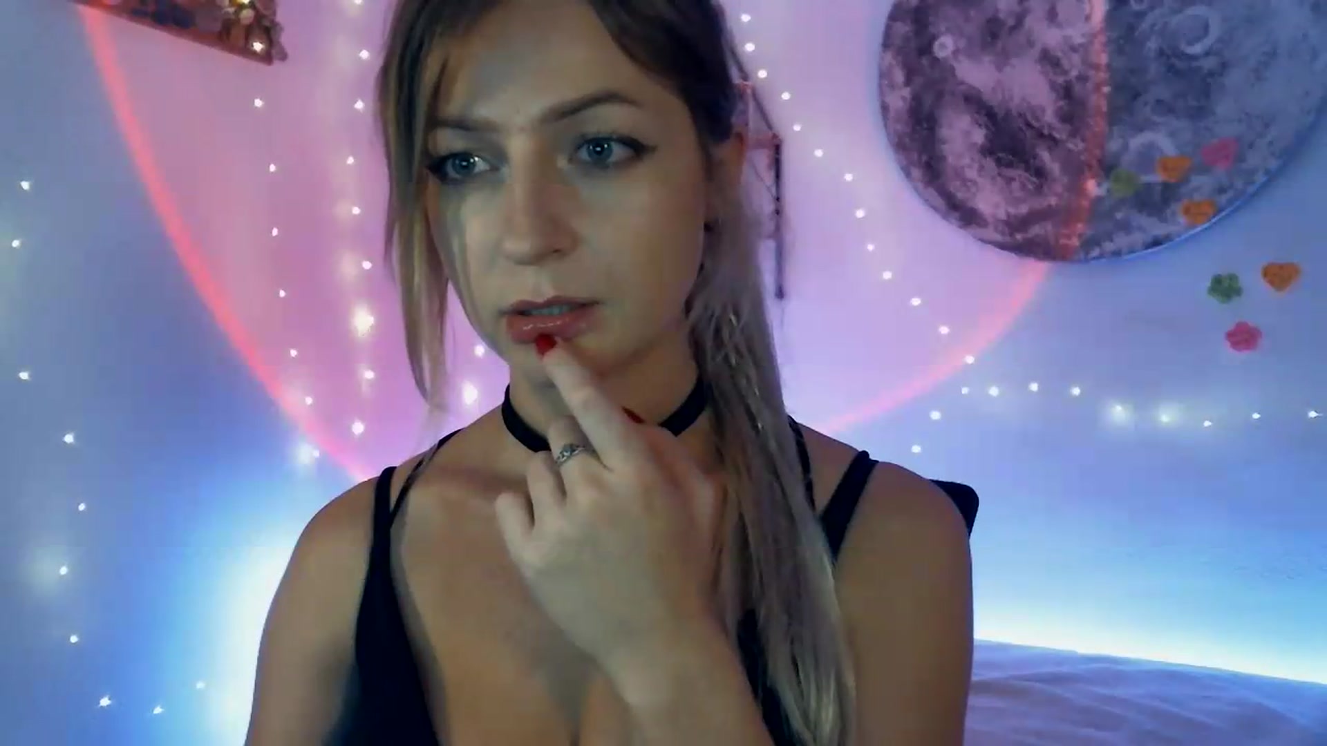 Gallery image thumbnail from Artlantida's myfreecams stream on, 08/16/2026, 02:52 image 5 of 20