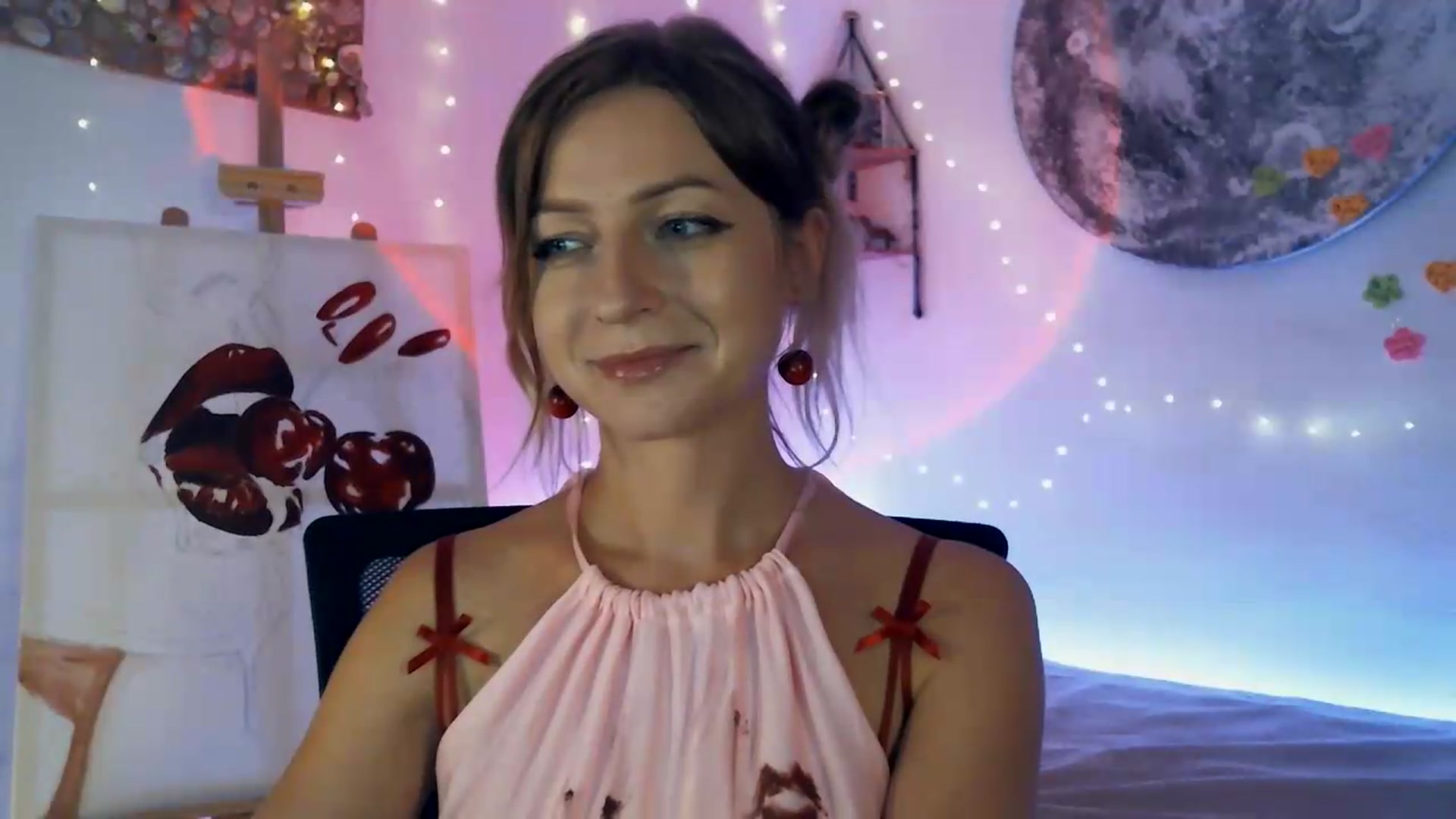 Gallery image thumbnail from Artlantida's myfreecams stream on, 08/17/2026, 24:45 image 13 of 20