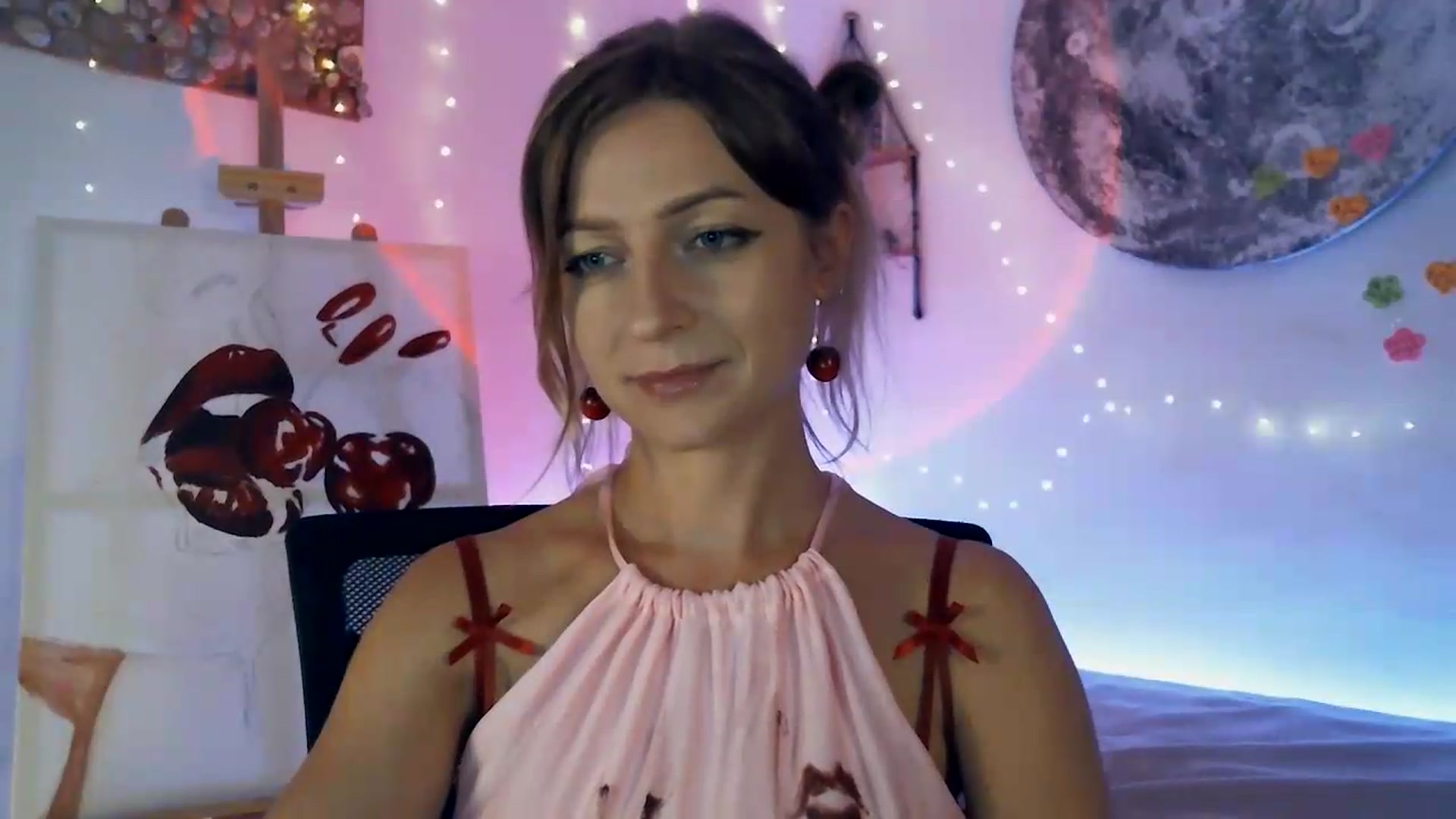 Gallery image thumbnail from Artlantida's myfreecams stream on, 08/17/2026, 24:45 image 15 of 20