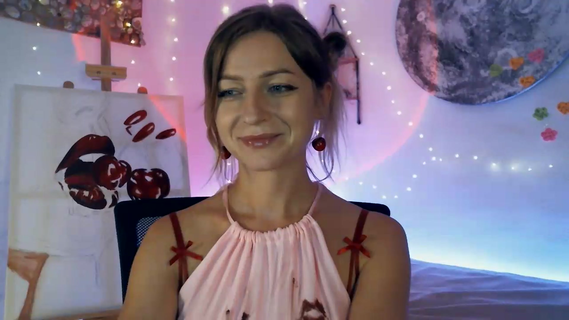 Gallery image thumbnail from Artlantida's myfreecams stream on, 08/17/2026, 24:45 image 12 of 20
