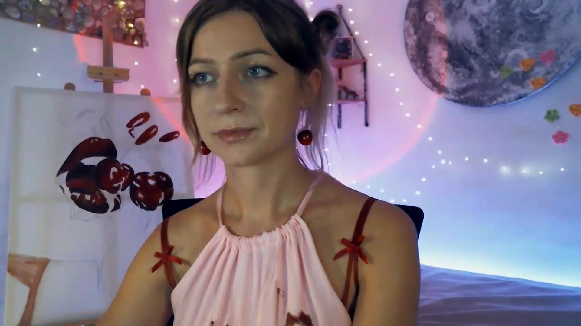 Gallery image thumbnail from Artlantida's myfreecams stream on, 08/17/2026, 24:45 image 17 of 20