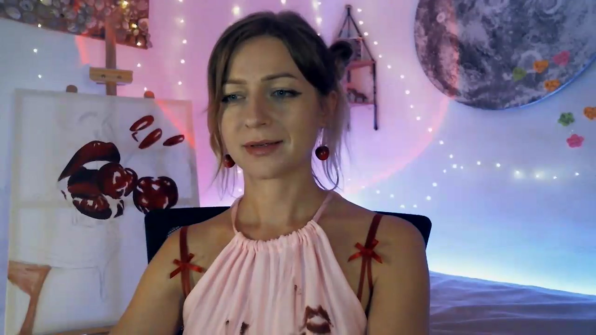 Gallery image thumbnail from Artlantida's myfreecams stream on, 08/17/2026, 24:45 image 14 of 20