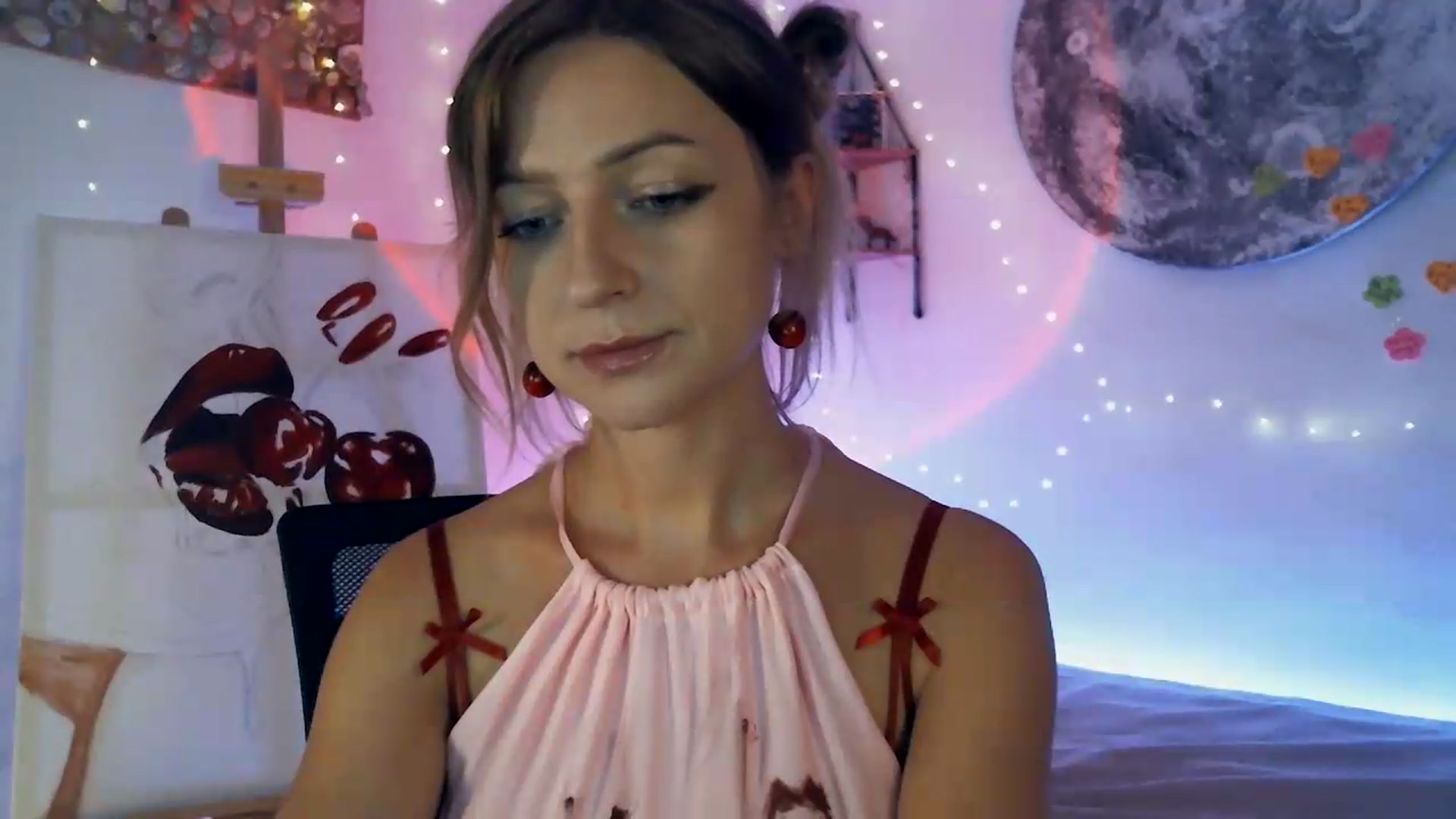 Gallery image thumbnail from Artlantida's myfreecams stream on, 08/17/2026, 24:45 image 8 of 20