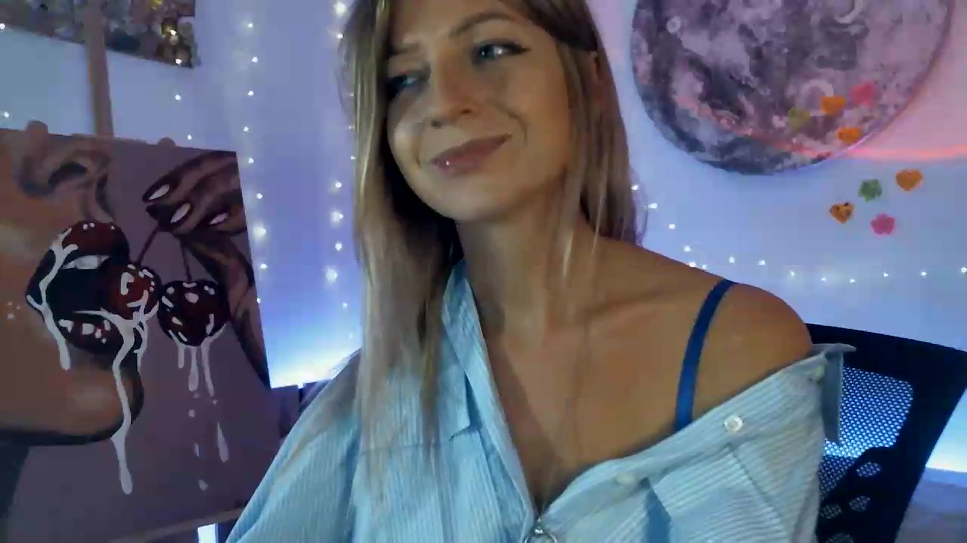 Gallery image thumbnail from Artlantida's myfreecams stream on, 08/21/2026, 01:19 image 4 of 20