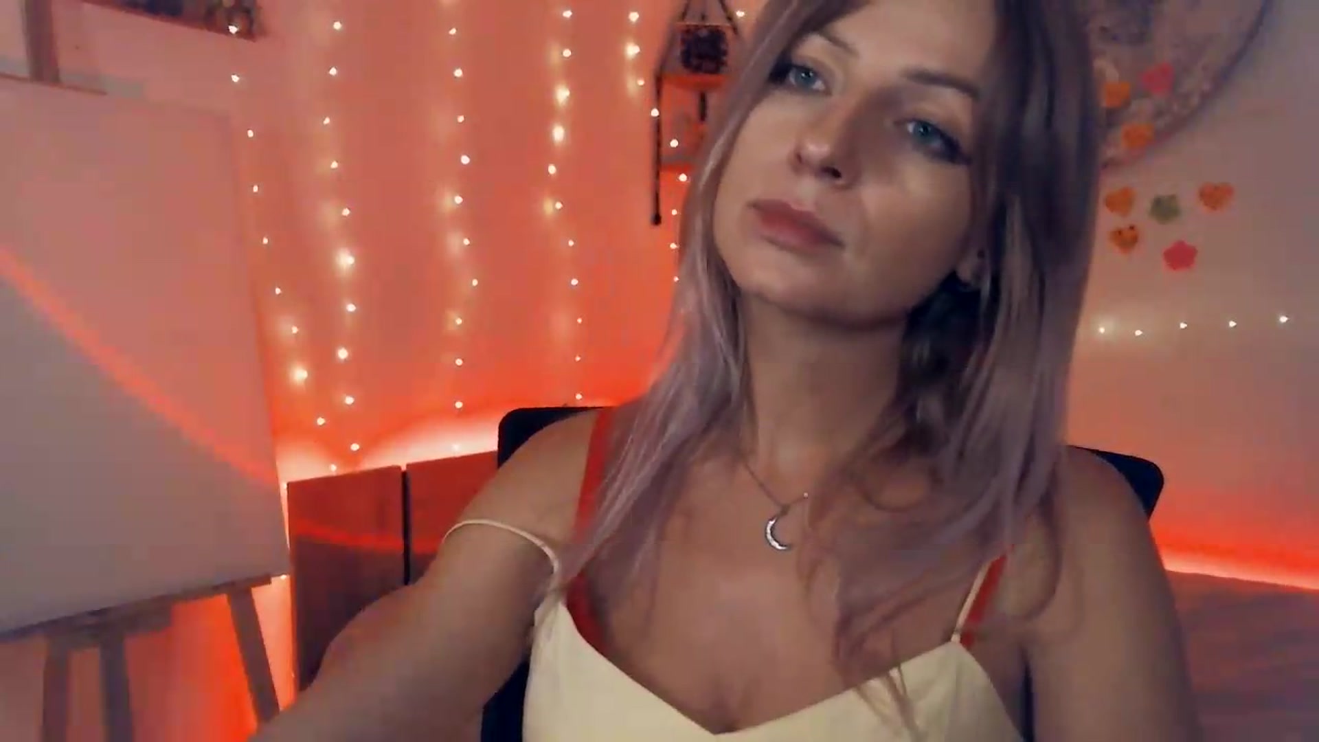 Gallery image thumbnail from Artlantida's myfreecams stream on, 08/24/2026, 24:00 image 12 of 20
