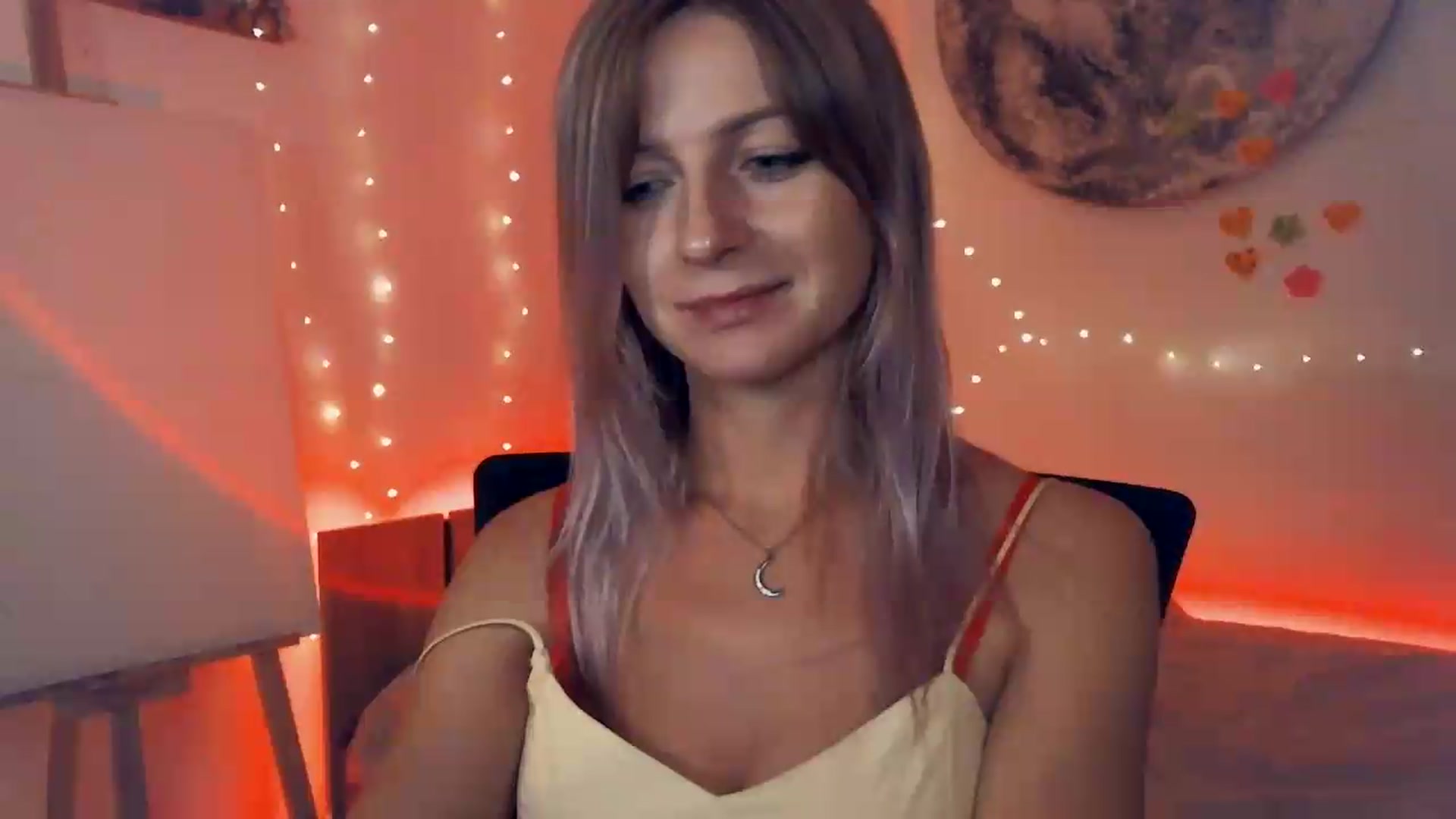 Gallery image thumbnail from Artlantida's myfreecams stream on, 08/24/2026, 24:00 image 17 of 20