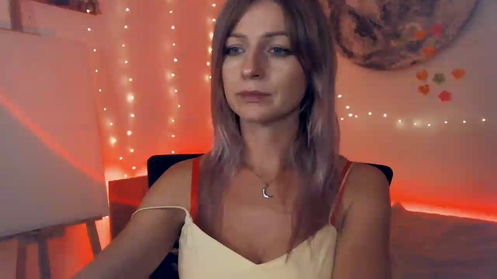 Gallery image thumbnail from Artlantida's myfreecams stream on, 08/24/2026, 24:00 image 14 of 20