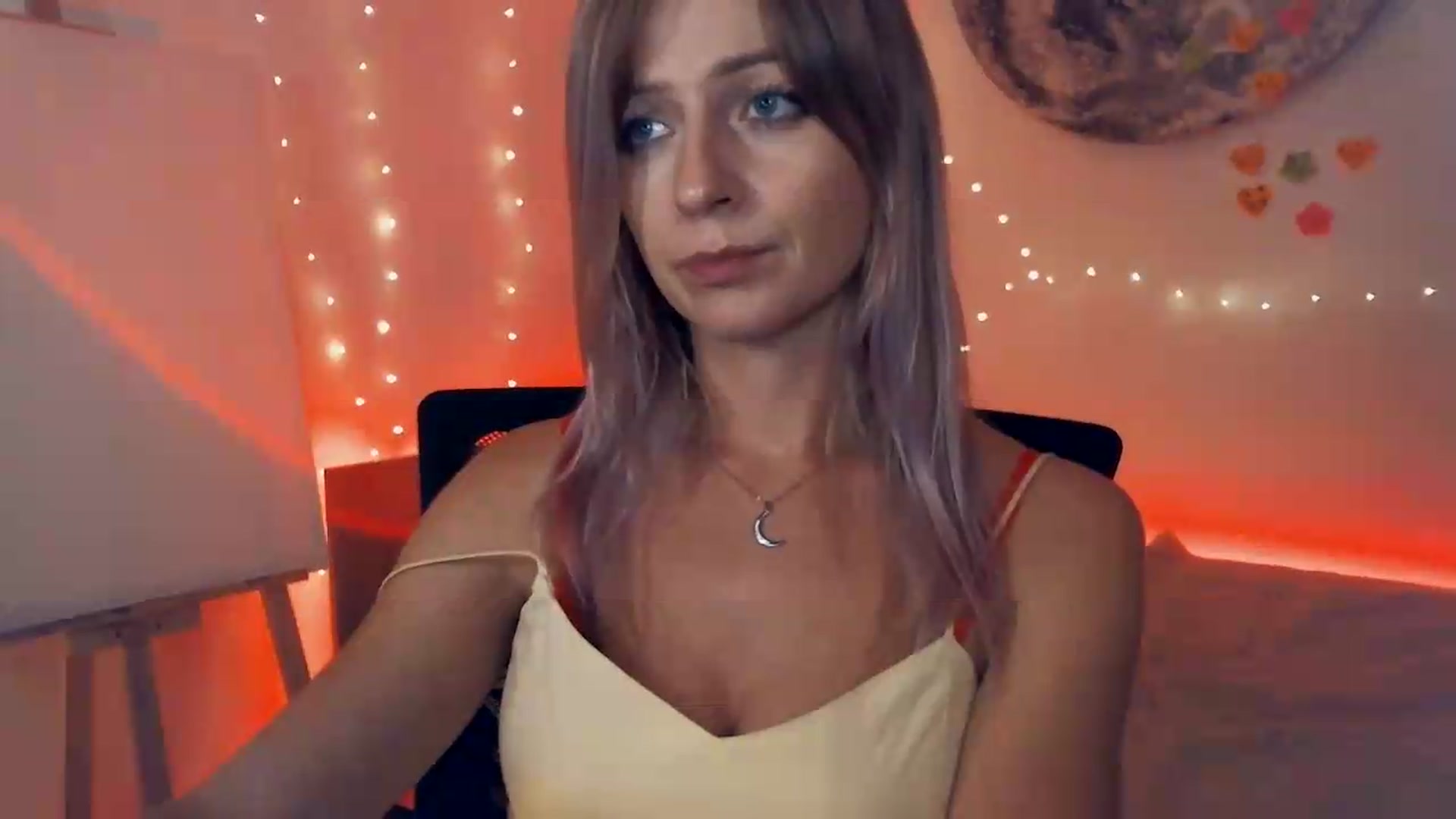 Gallery image thumbnail from Artlantida's myfreecams stream on, 08/24/2026, 24:00 image 19 of 20