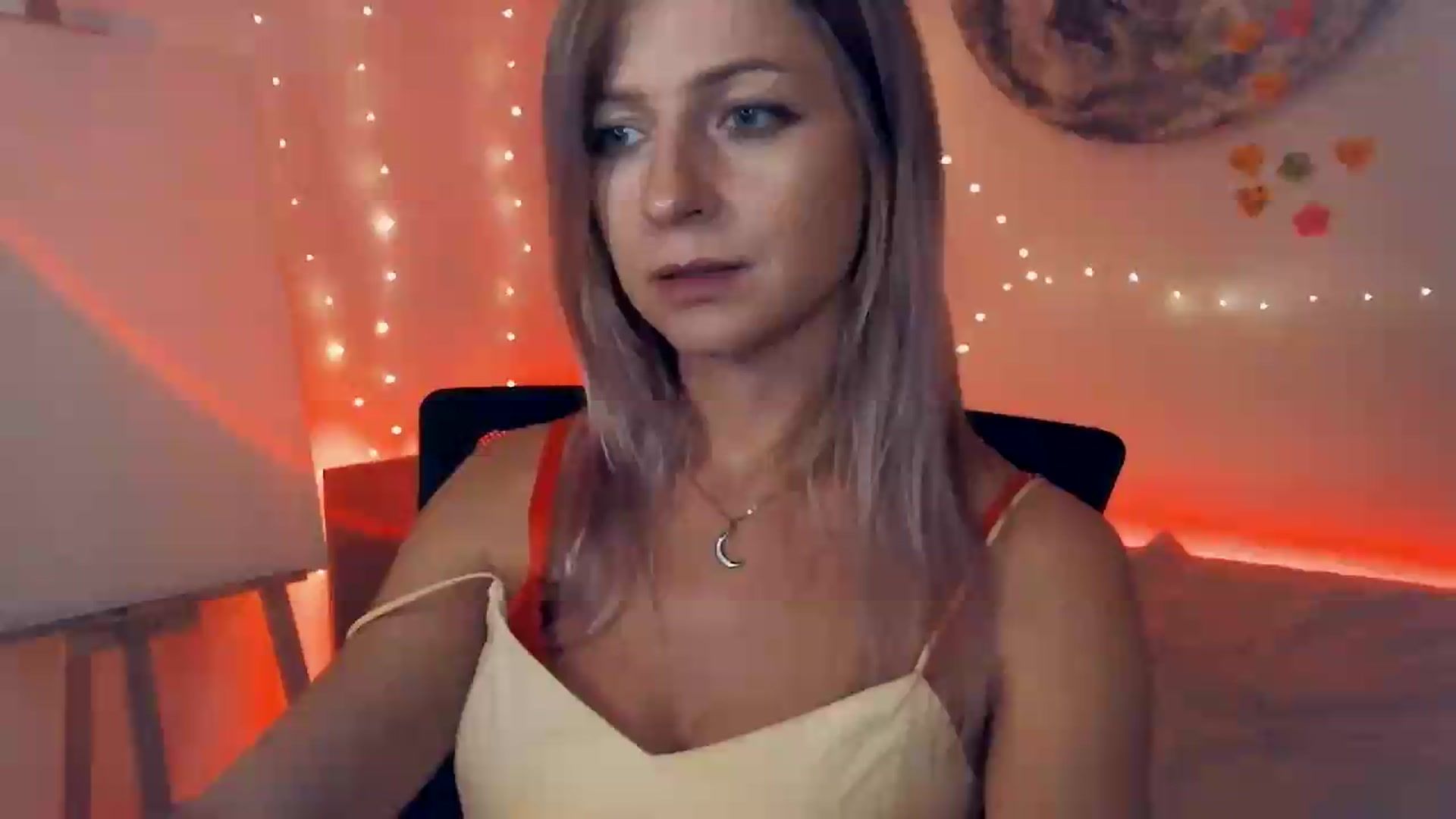 Gallery image thumbnail from Artlantida's myfreecams stream on, 08/24/2026, 24:24 image 7 of 20