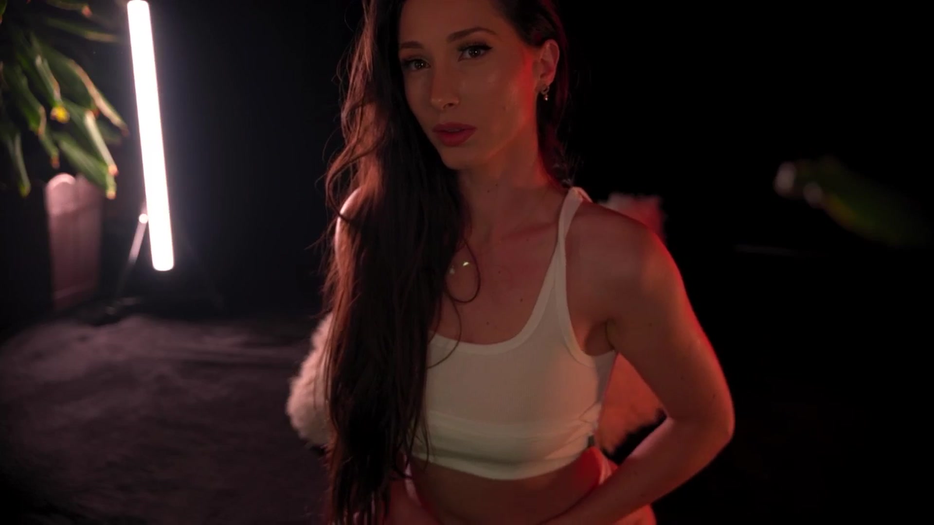 Gallery image thumbnail from Artlene's myfreecams stream on, 05/19/2024, 02:44 image 6 of 20