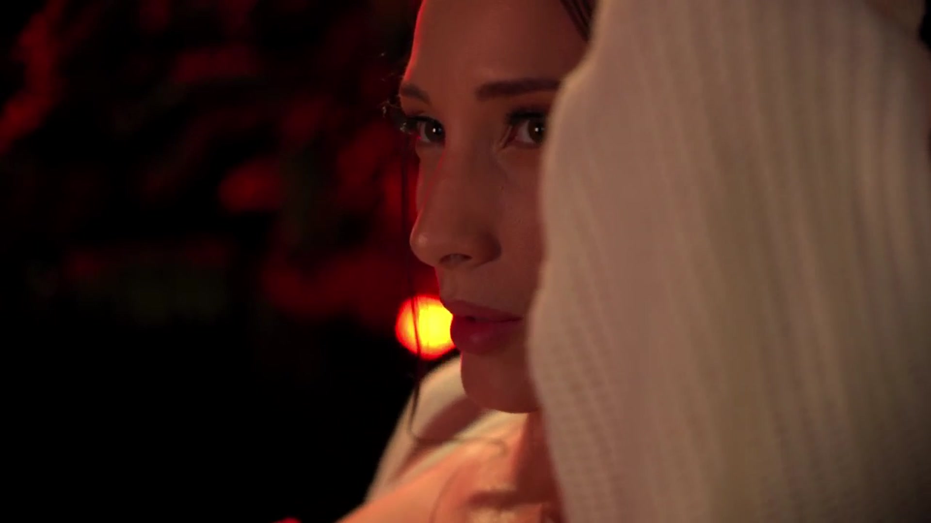 Gallery image thumbnail from Artlene's myfreecams stream on, 11/08/2025, 01:50 image 6 of 20