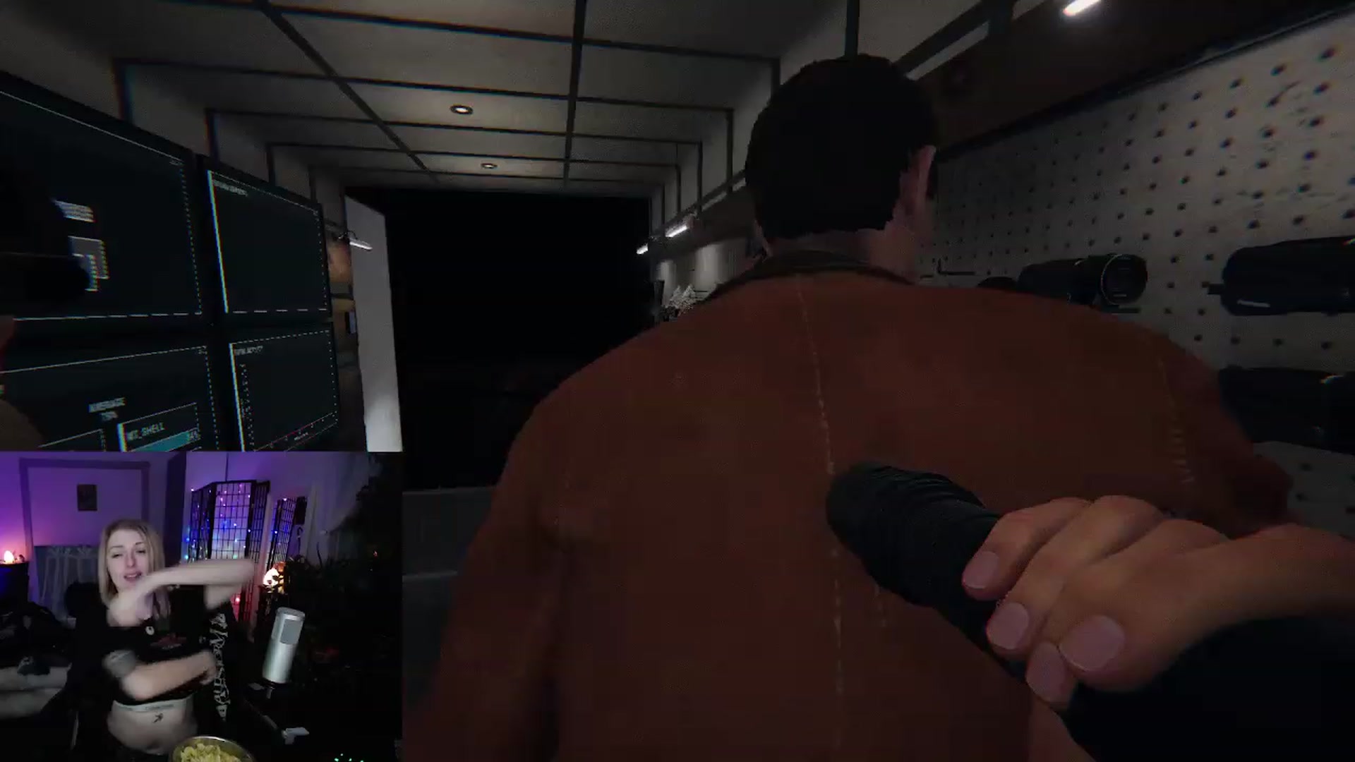 Gallery image thumbnail from Arwen_Datnoid's myfreecams stream on, 12/12/2022, 05:33 image 5 of 20