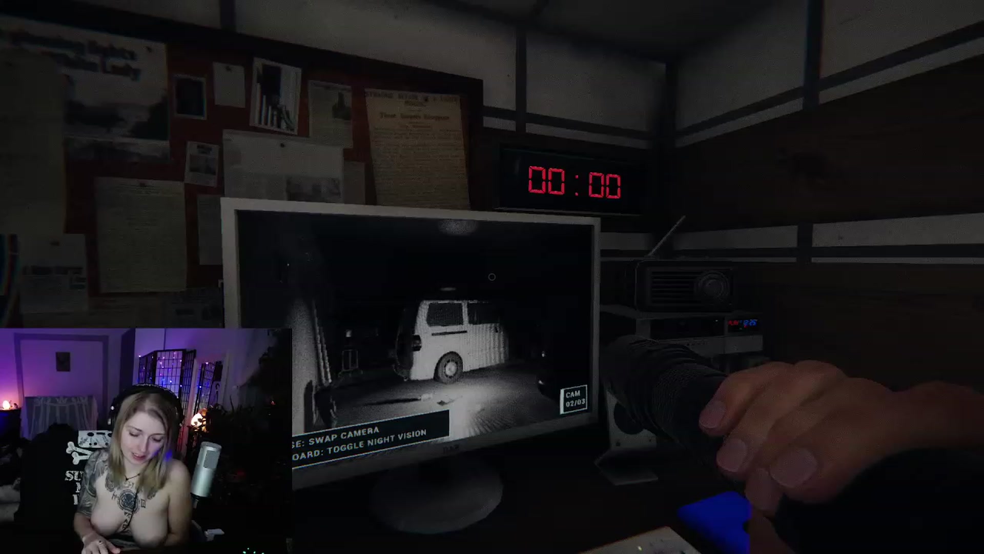 Gallery image thumbnail from Arwen_Datnoid's myfreecams stream on, 12/12/2022, 05:33 image 12 of 20