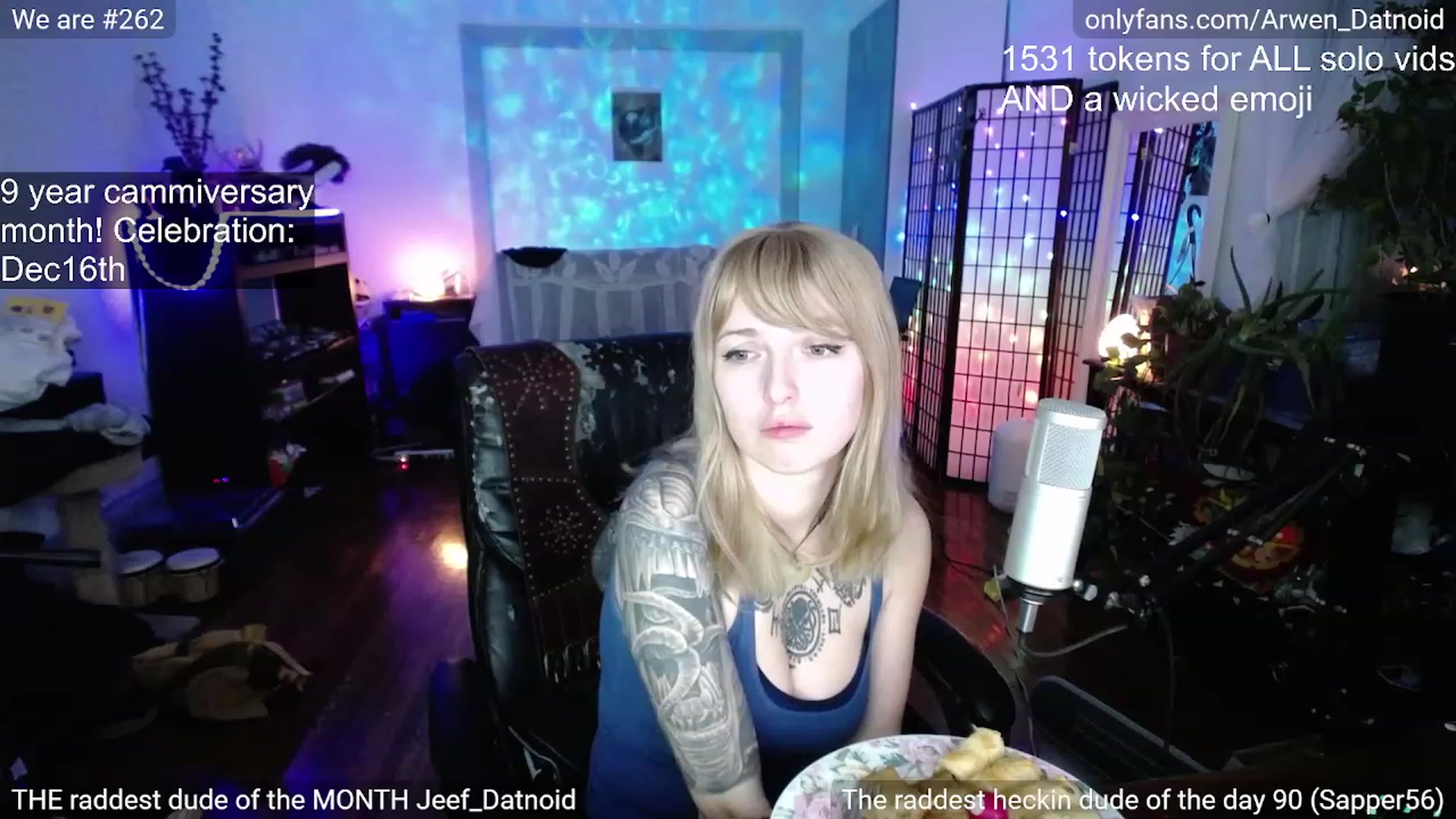 Gallery image thumbnail from Arwen_Datnoid's myfreecams stream on, 12/16/2022, 03:17 image 6 of 20