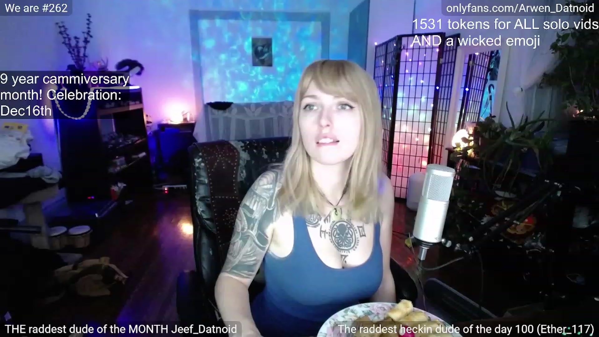 Gallery image thumbnail from Arwen_Datnoid's myfreecams stream on, 12/16/2022, 03:17 image 10 of 20