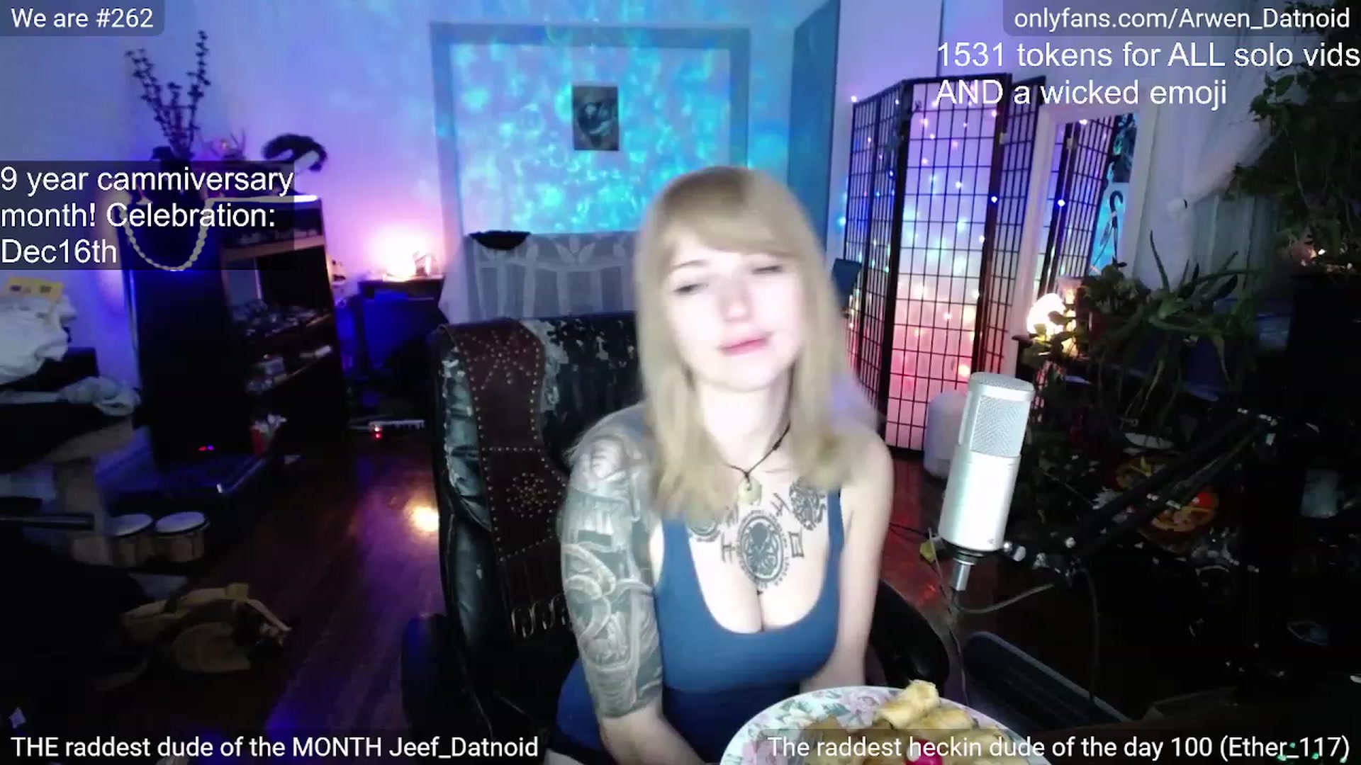 Gallery image thumbnail from Arwen_Datnoid's myfreecams stream on, 12/16/2022, 03:17 image 12 of 20