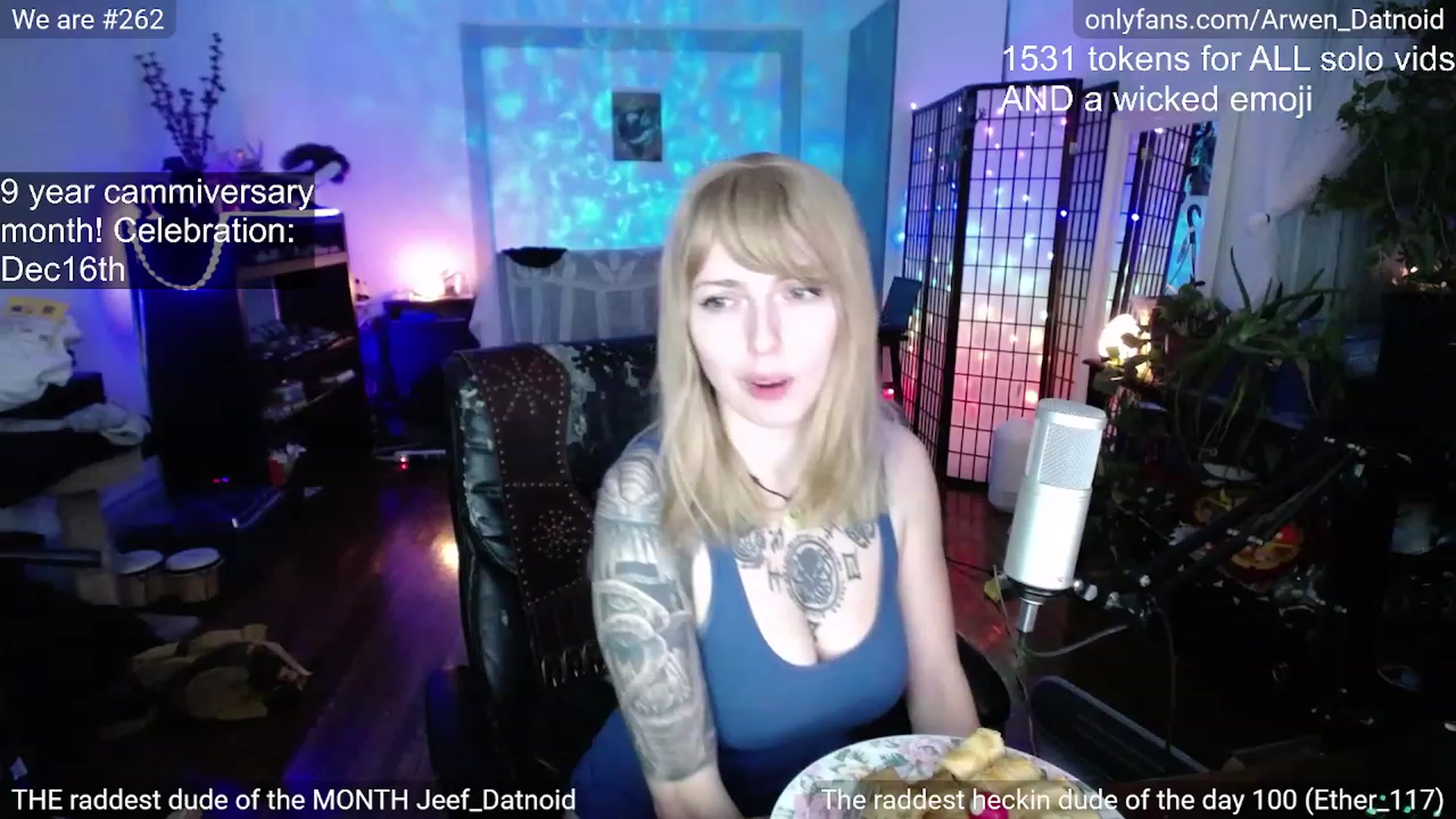 Gallery image thumbnail from Arwen_Datnoid's myfreecams stream on, 12/16/2022, 03:17 image 17 of 20