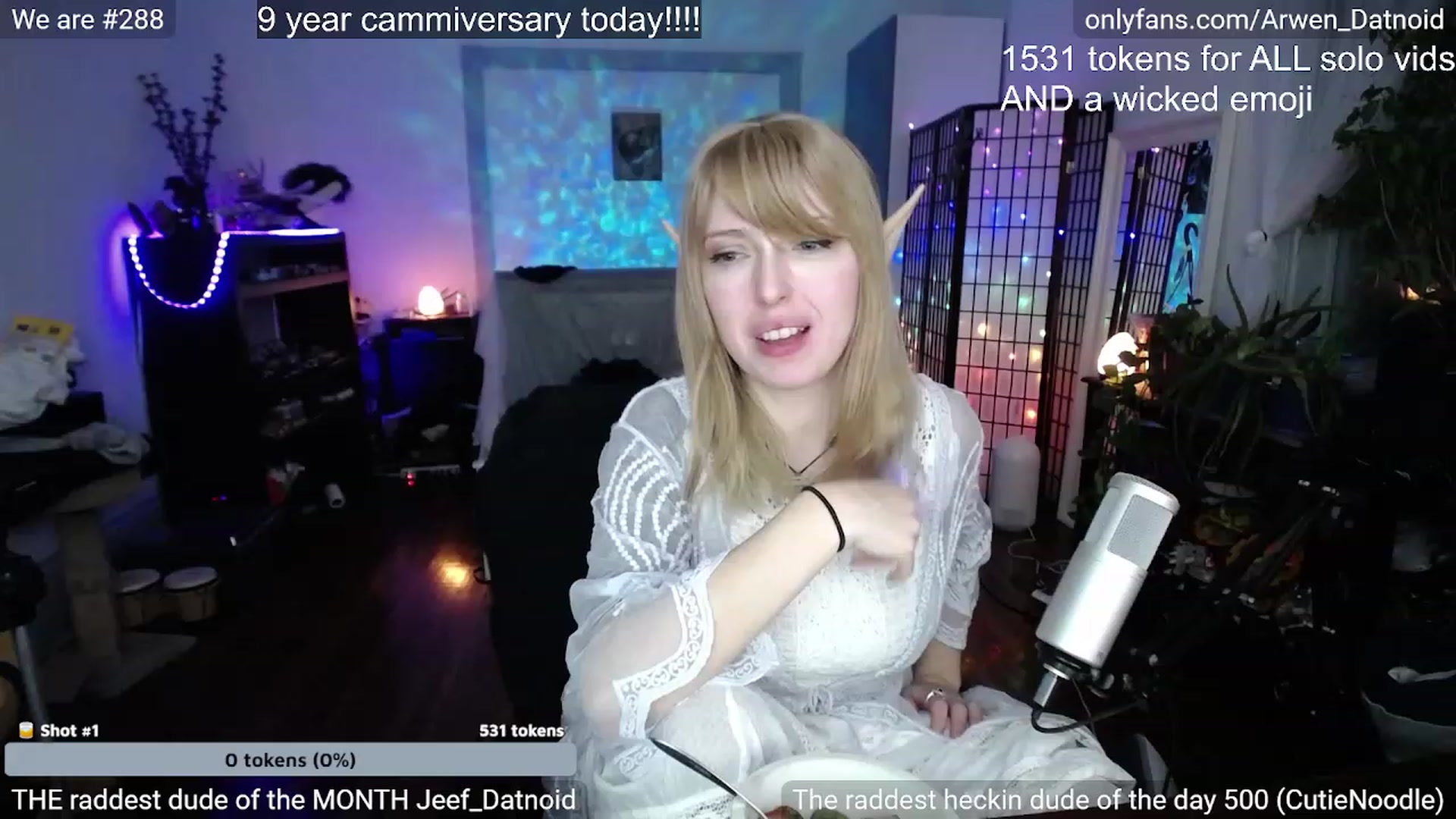 Gallery image thumbnail from Arwen_Datnoid's myfreecams stream on, 12/17/2022, 03:49 image 4 of 20