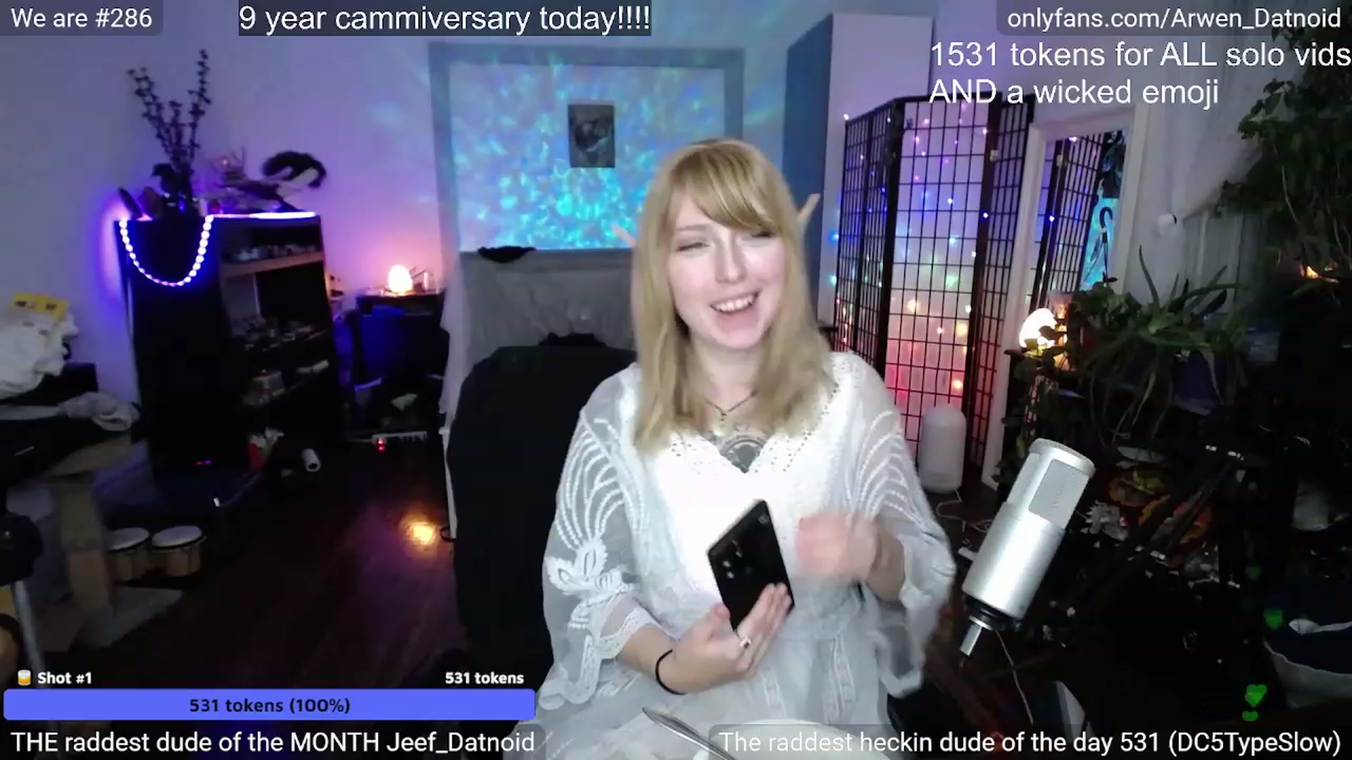 Gallery image thumbnail from Arwen_Datnoid's myfreecams stream on, 12/17/2022, 03:49 image 6 of 20