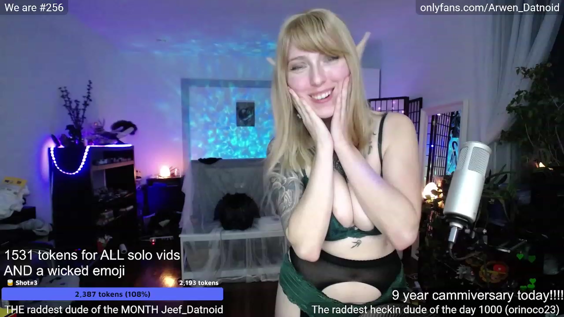Gallery image thumbnail from Arwen_Datnoid's myfreecams stream on, 12/17/2022, 04:36 image 17 of 20