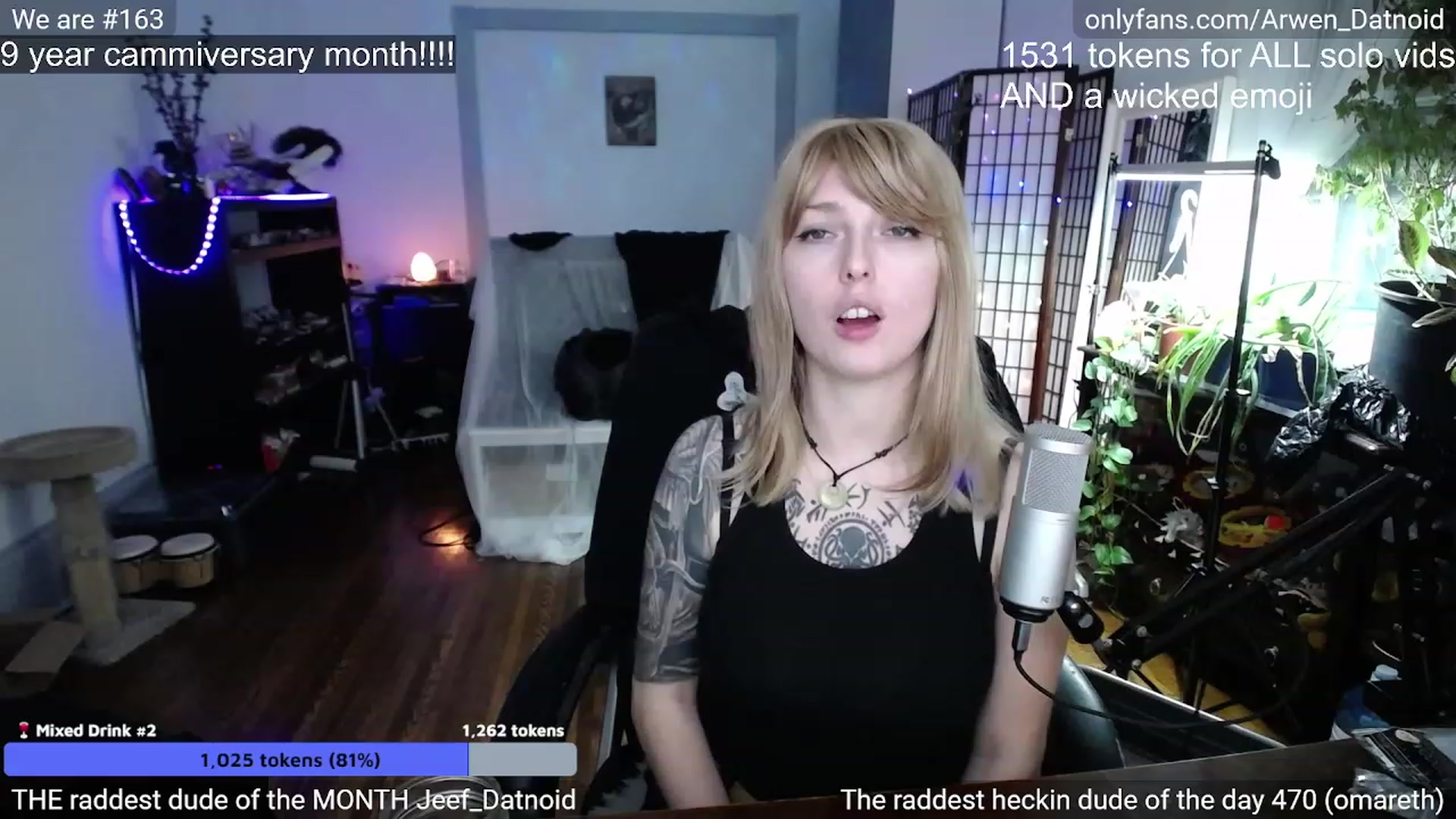 Gallery image thumbnail from Arwen_Datnoid's myfreecams stream on, 12/18/2022, 05:12 image 12 of 20