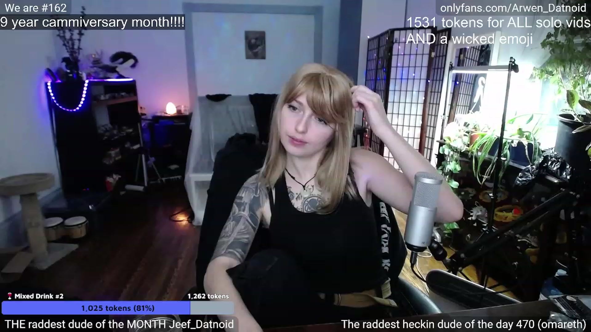Gallery image thumbnail from Arwen_Datnoid's myfreecams stream on, 12/18/2022, 05:12 image 10 of 20