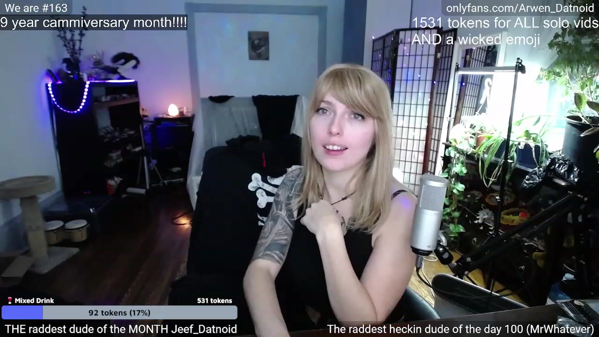 Gallery image thumbnail from Arwen_Datnoid's myfreecams stream on, 12/18/2022, 05:12 image 4 of 20