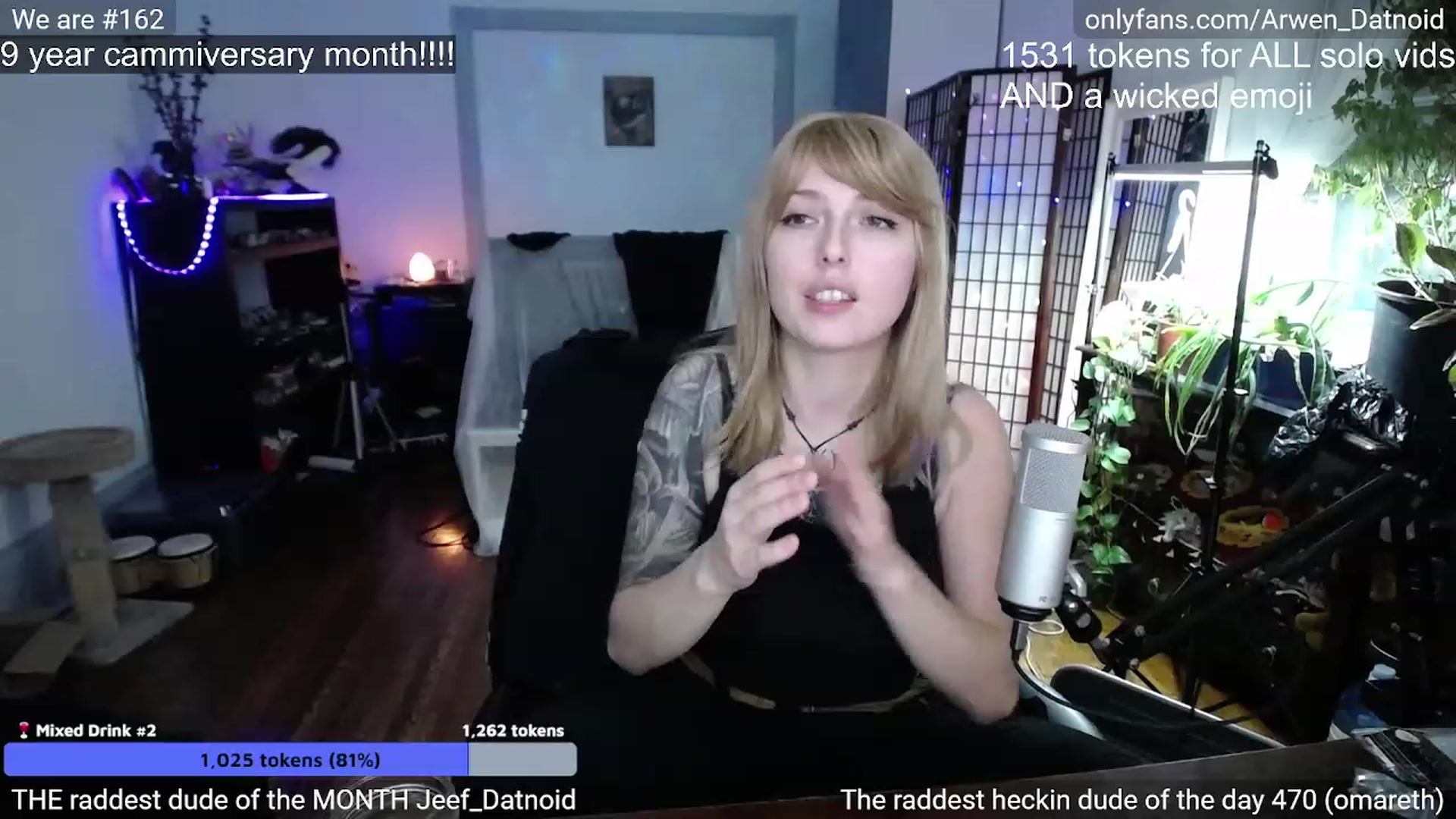 Gallery image thumbnail from Arwen_Datnoid's myfreecams stream on, 12/18/2022, 05:12 image 8 of 20