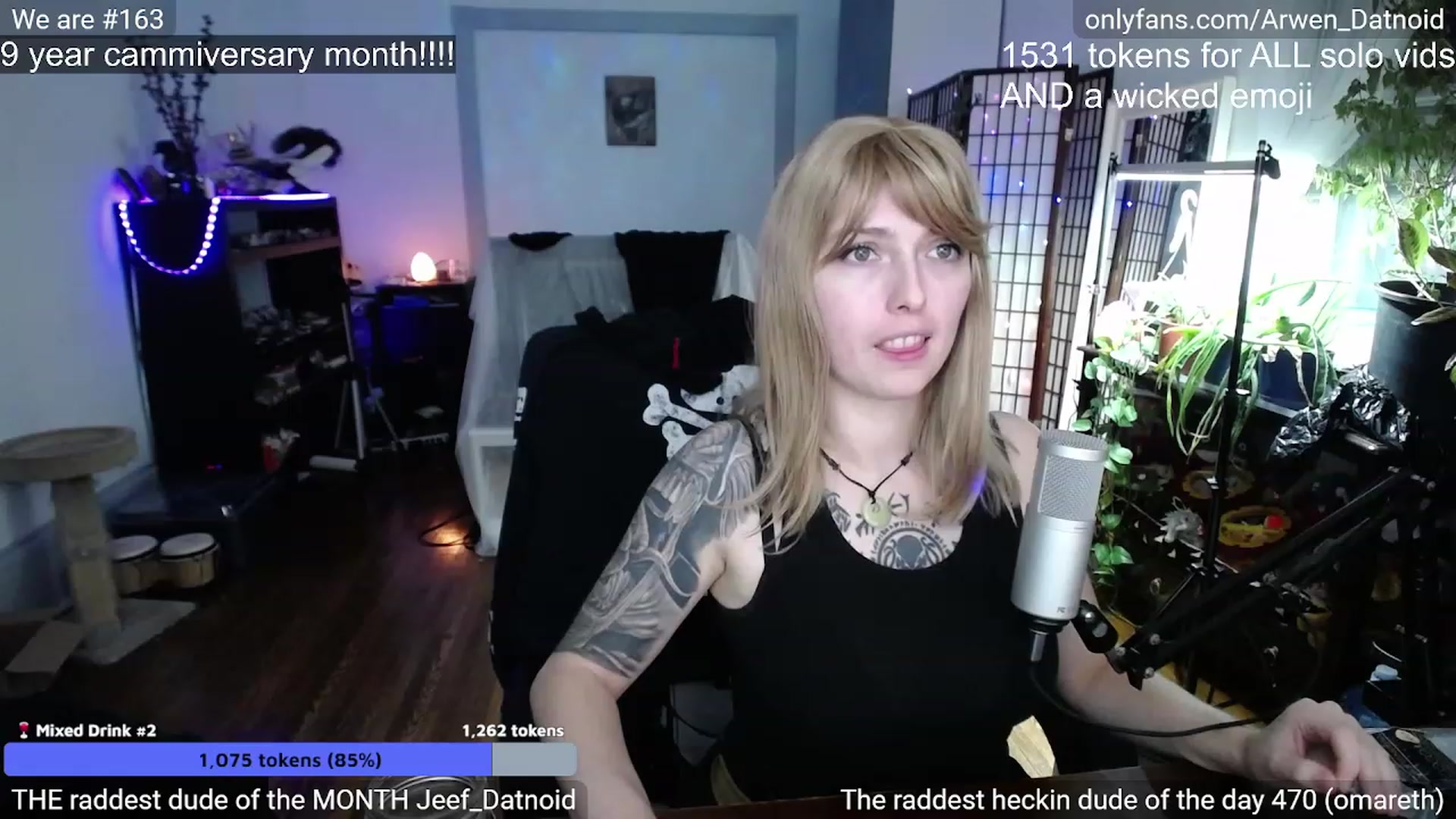 Gallery image thumbnail from Arwen_Datnoid's myfreecams stream on, 12/18/2022, 05:12 image 15 of 20