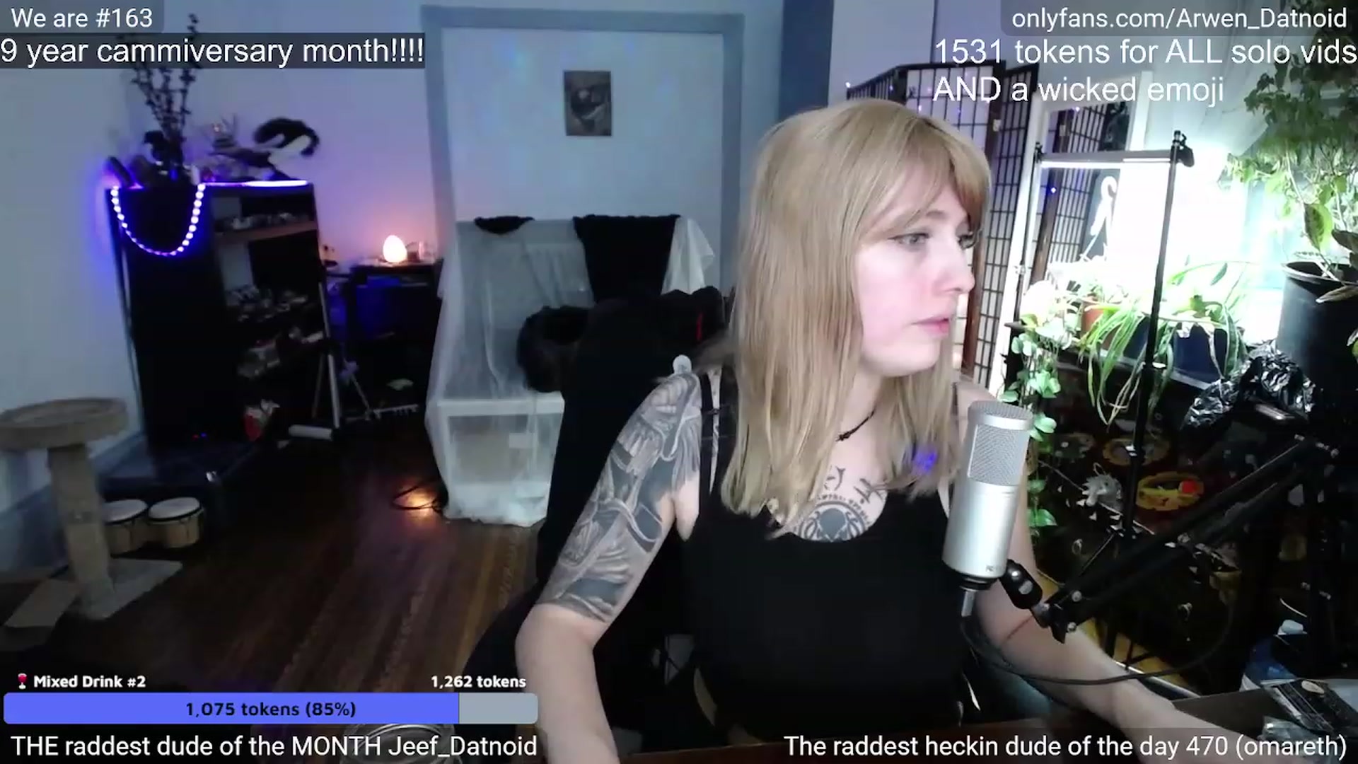 Gallery image thumbnail from Arwen_Datnoid's myfreecams stream on, 12/18/2022, 05:12 image 16 of 20