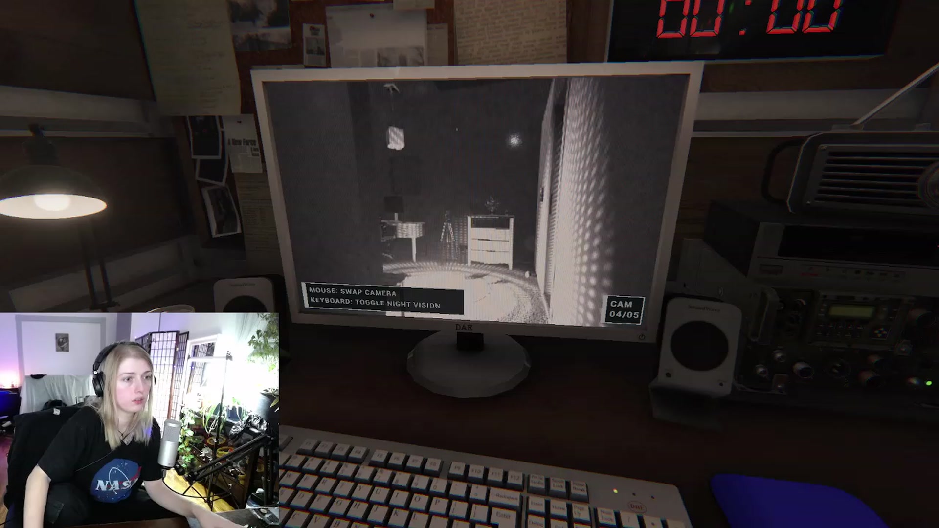 Gallery image thumbnail from Arwen_Datnoid's myfreecams stream on, 12/19/2022, 04:13 image 3 of 20